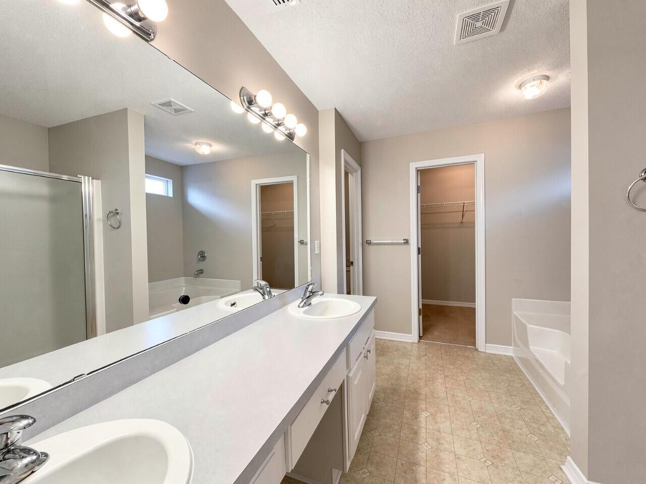 EMERALD VILLAGE S/D - Residential Lease