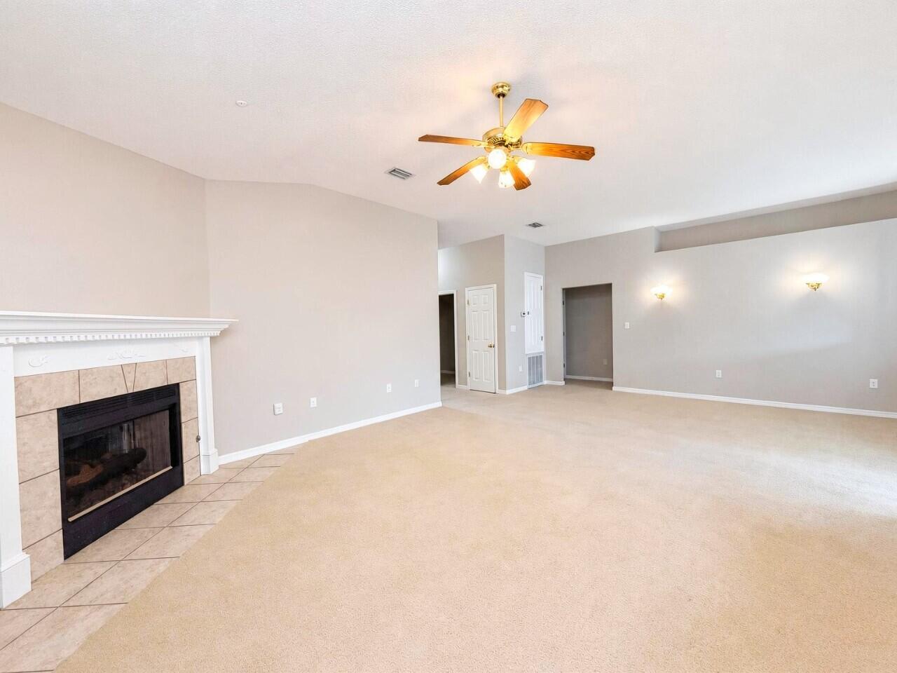 EMERALD VILLAGE S/D - Residential Lease