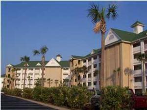 ***AVAILABLE NOW!!***

$1000 security deposit ( $500 off )
Pet's will be considered with owner approval!
This cute and cozy unit features 1 bedroom, 1 Bath - located at the Florida Club in Bluewater Bay.
This home features a spacious living room with a balcony, and gorgeous upgraded kitchen, a large bedroom, a beautiful bathroom and also includes cable and internet. The Florida Club offers a resort lifestyle complete with a sparkling community pool, hot tub, fitness center, and clubhouse.

**All pets are registered via pet screening, and all assistance animals are verified through the same screening process.**

**Carpet cleaning (if applicable) & Admin Fee charged **

Tenant to verify all data. Please contact Sound Choice Real Estate to schedule a showing- 850-389-8533.

***Approval is based on several factors as follows***
- Rental History and Verification
- Employment History and Verification
- Credit History
- Criminal Background & Terrorist Database Check
- Pet Verification