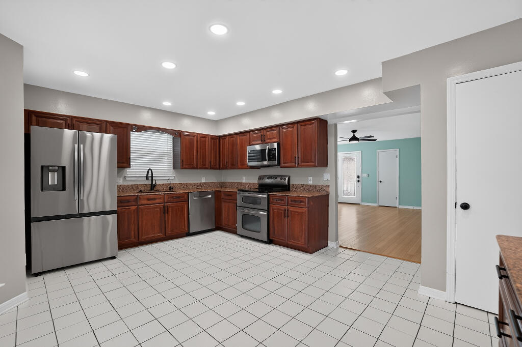 SANDY RIDGE ESTATES - Residential