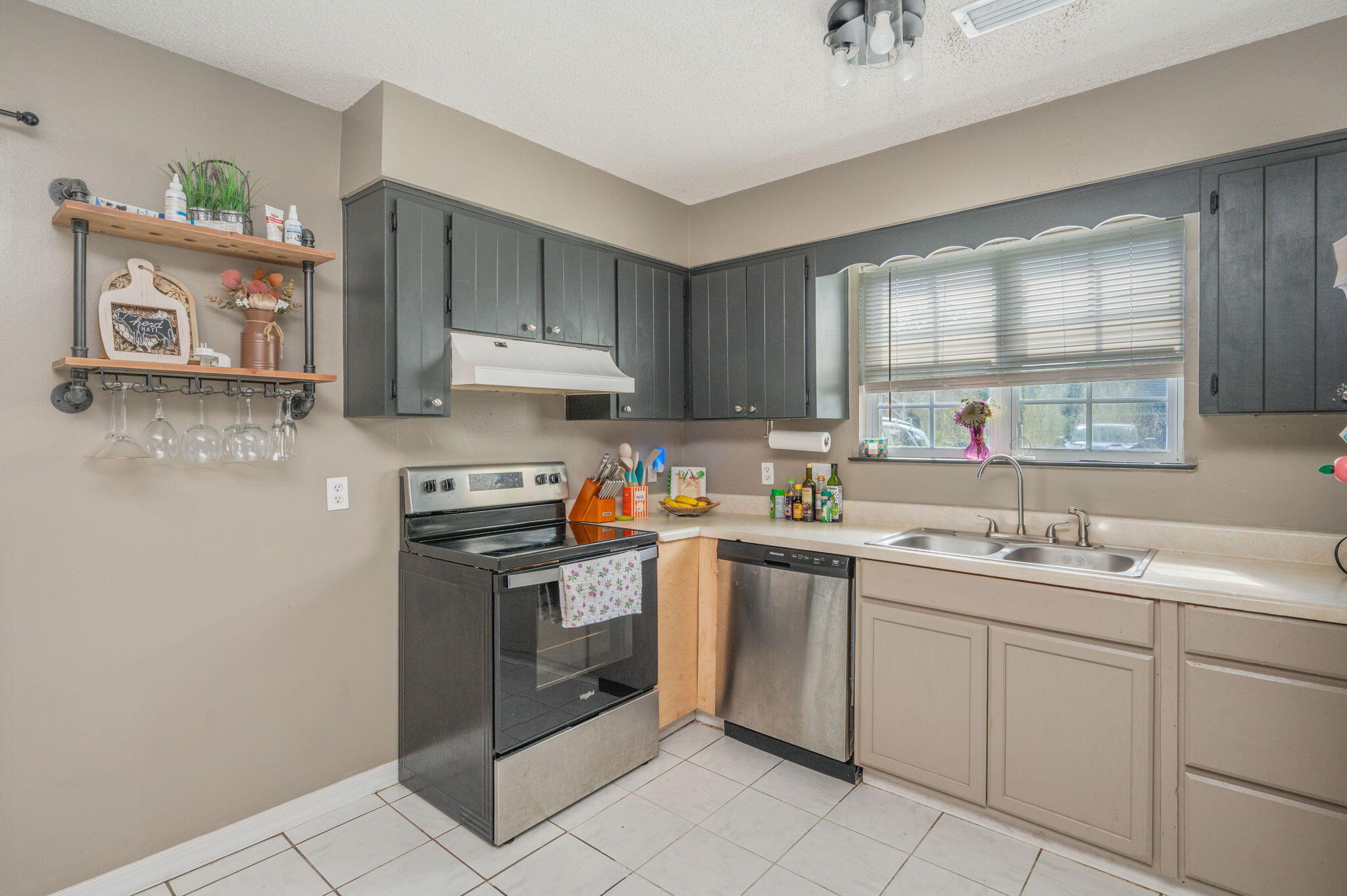 CANDLEWOOD VILLAGE - Residential