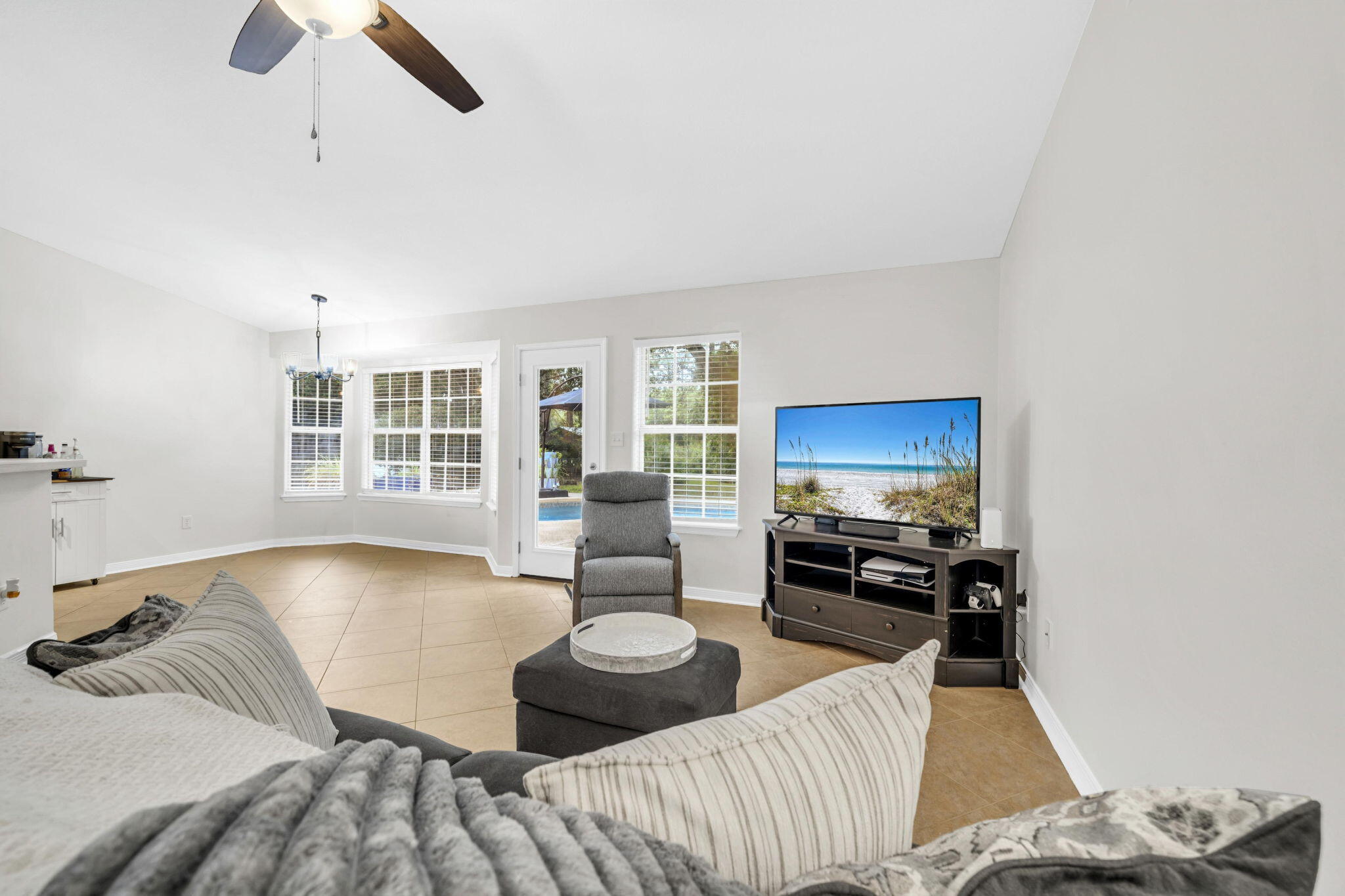 HOLLEY BY THE SEA - Residential