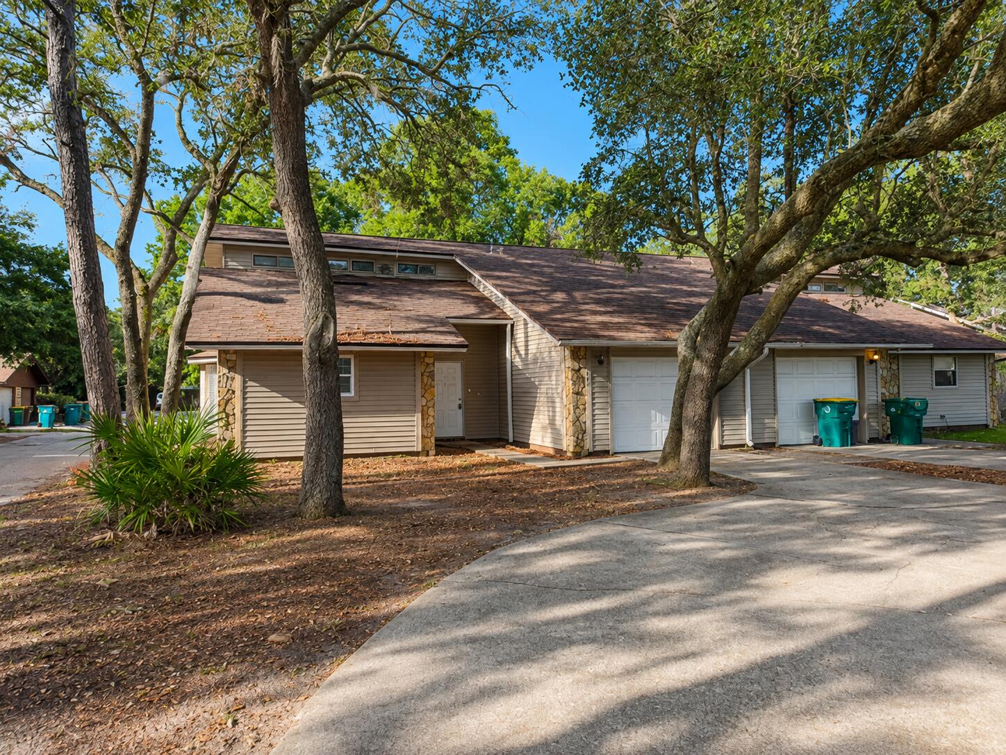 WHISPERING OAKS - Residential Lease