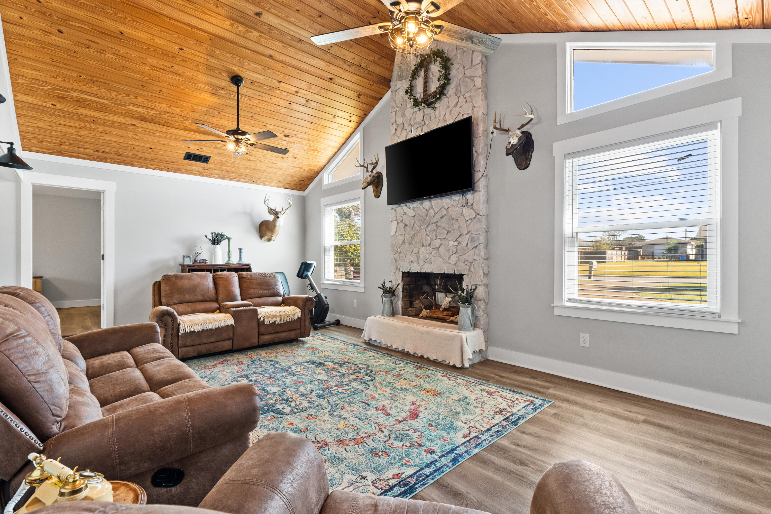 HUNTINGDON ESTATES UNIT 3 - Residential