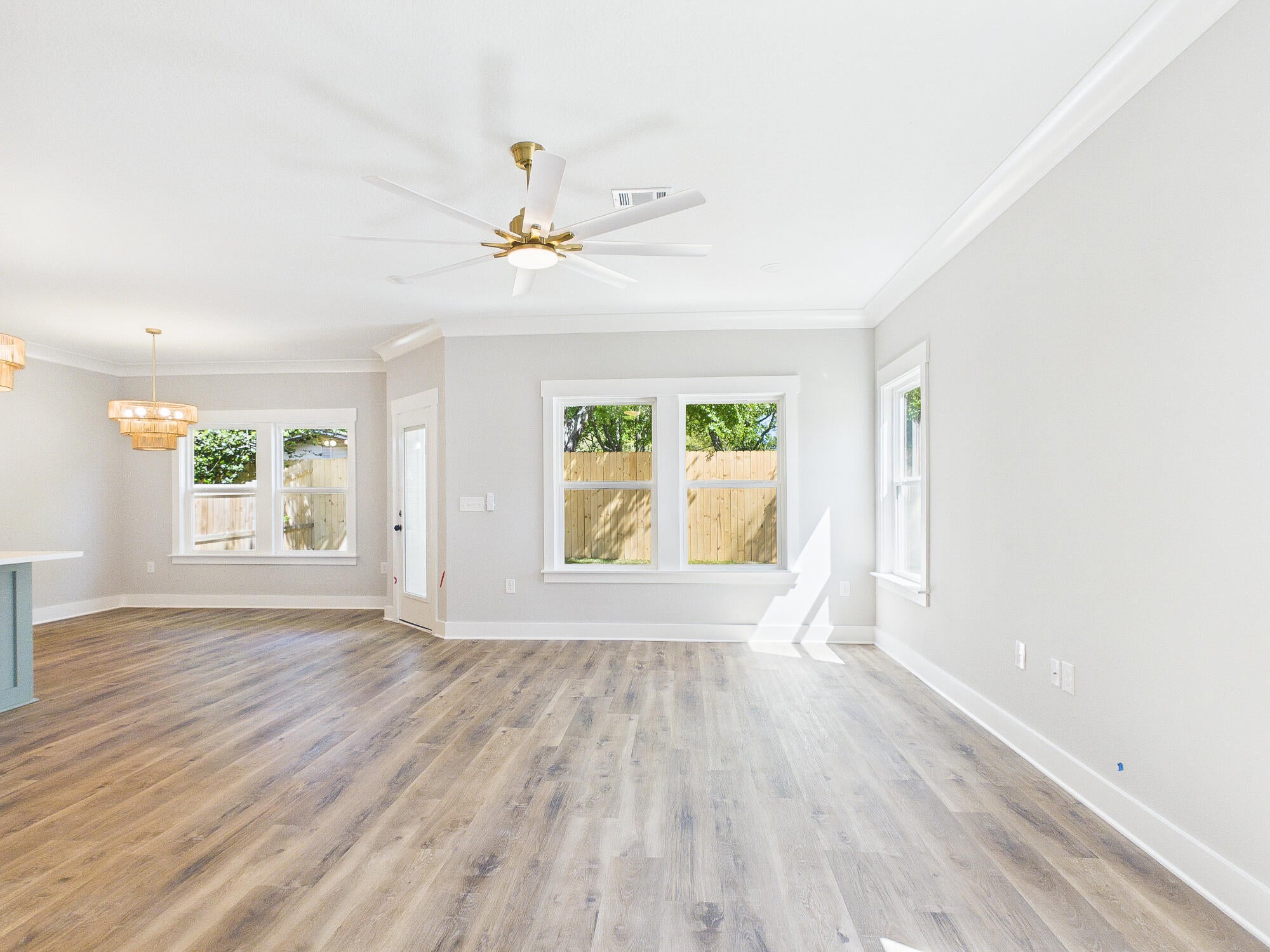 PINECREST - Residential