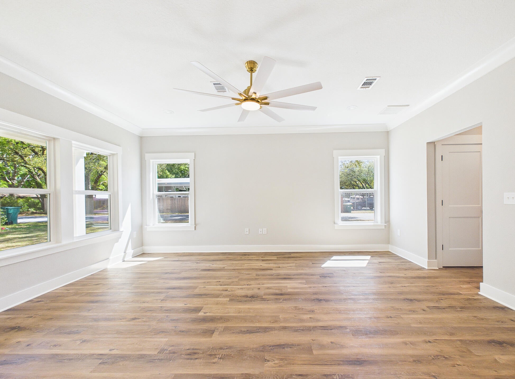 PINECREST - Residential
