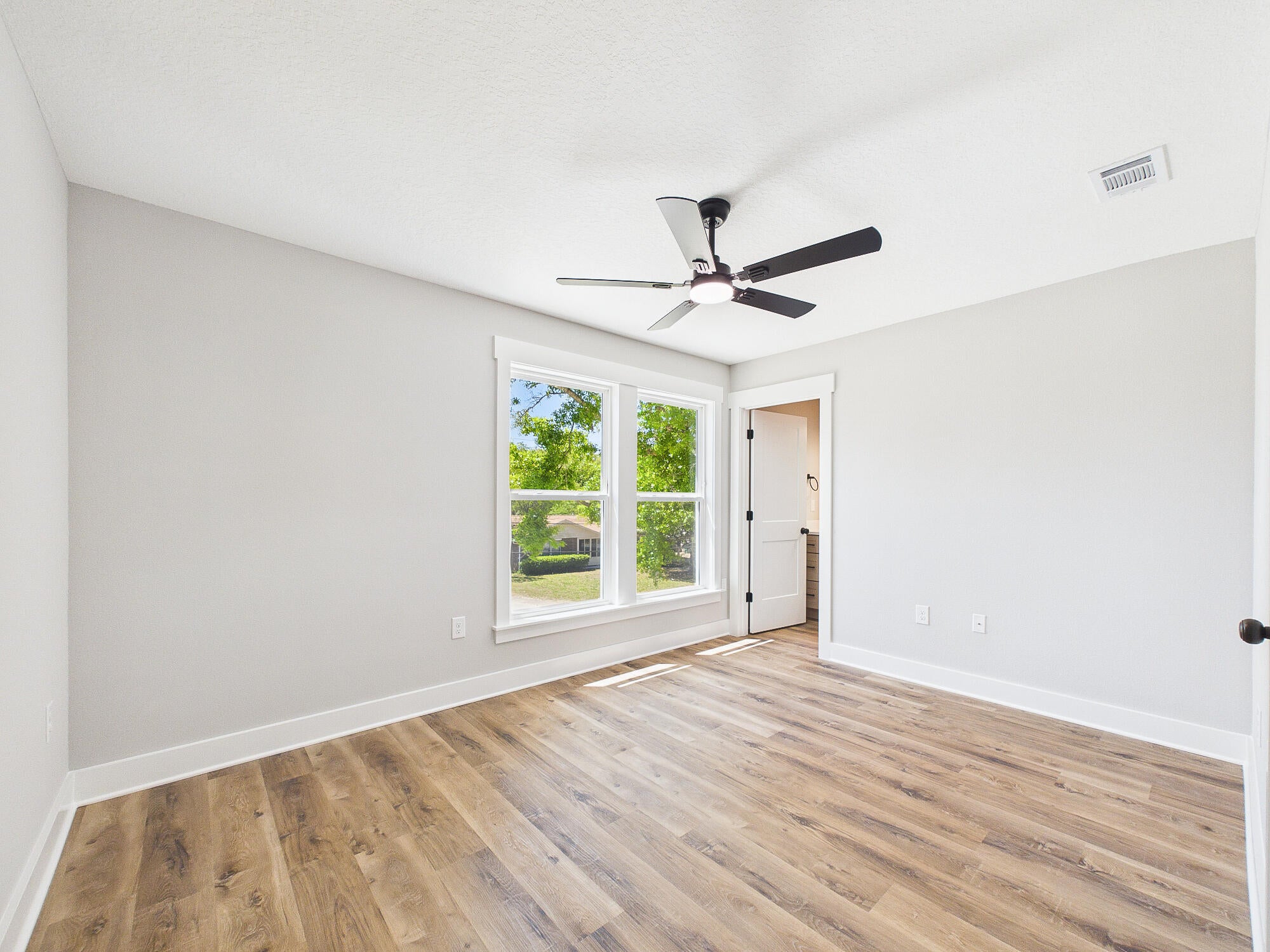 PINECREST - Residential