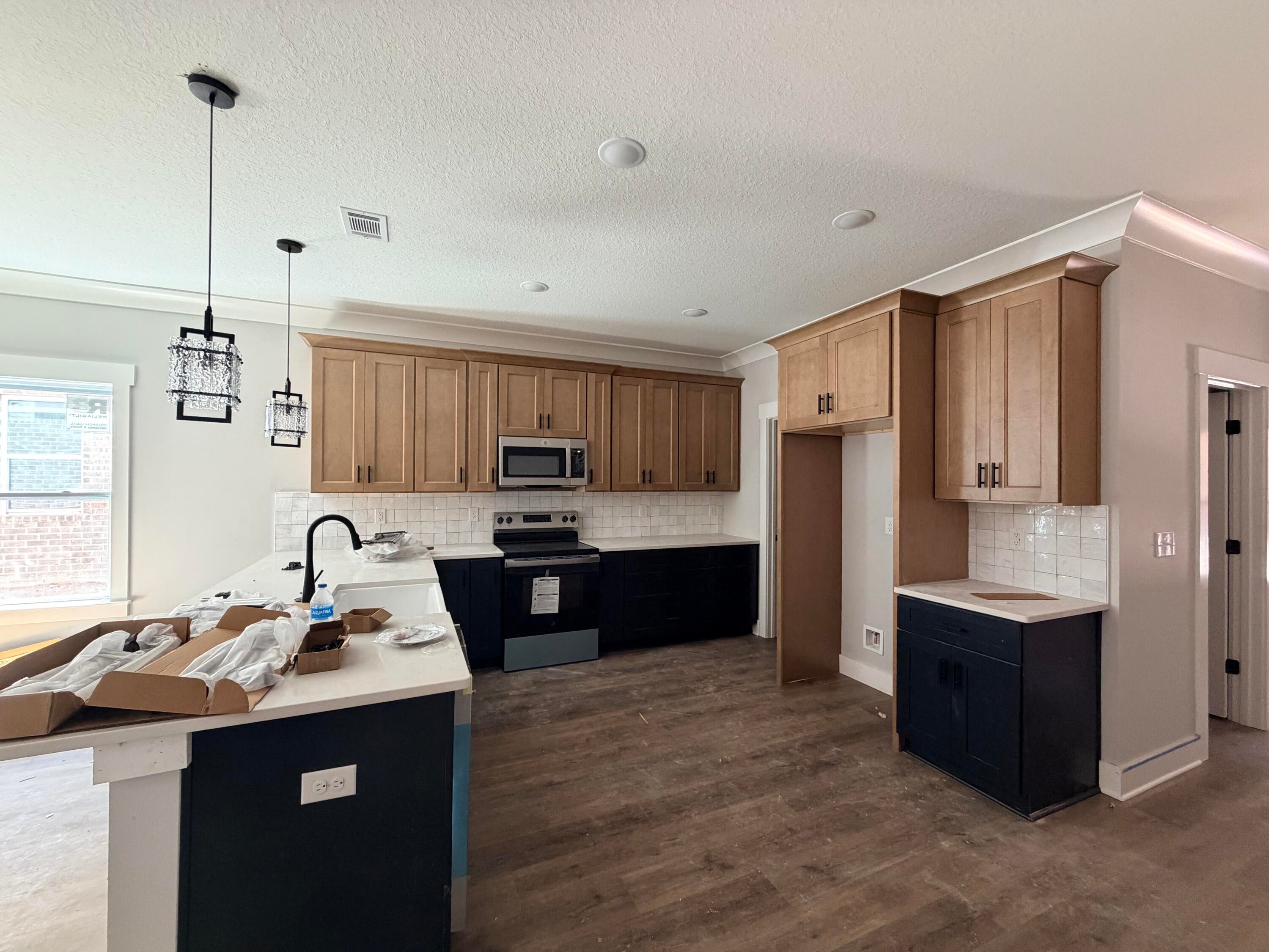 PINECREST - Residential