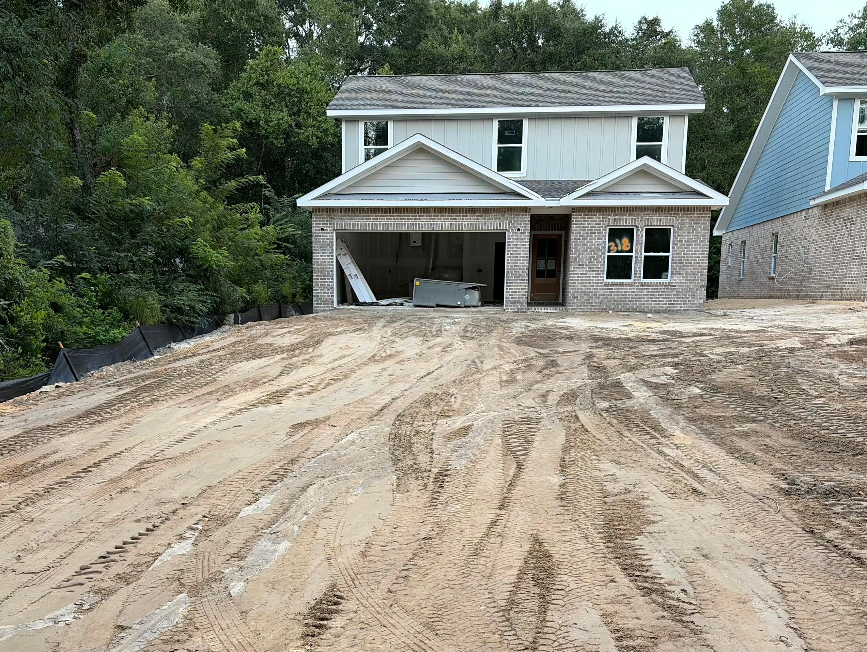 PINECREST - Residential