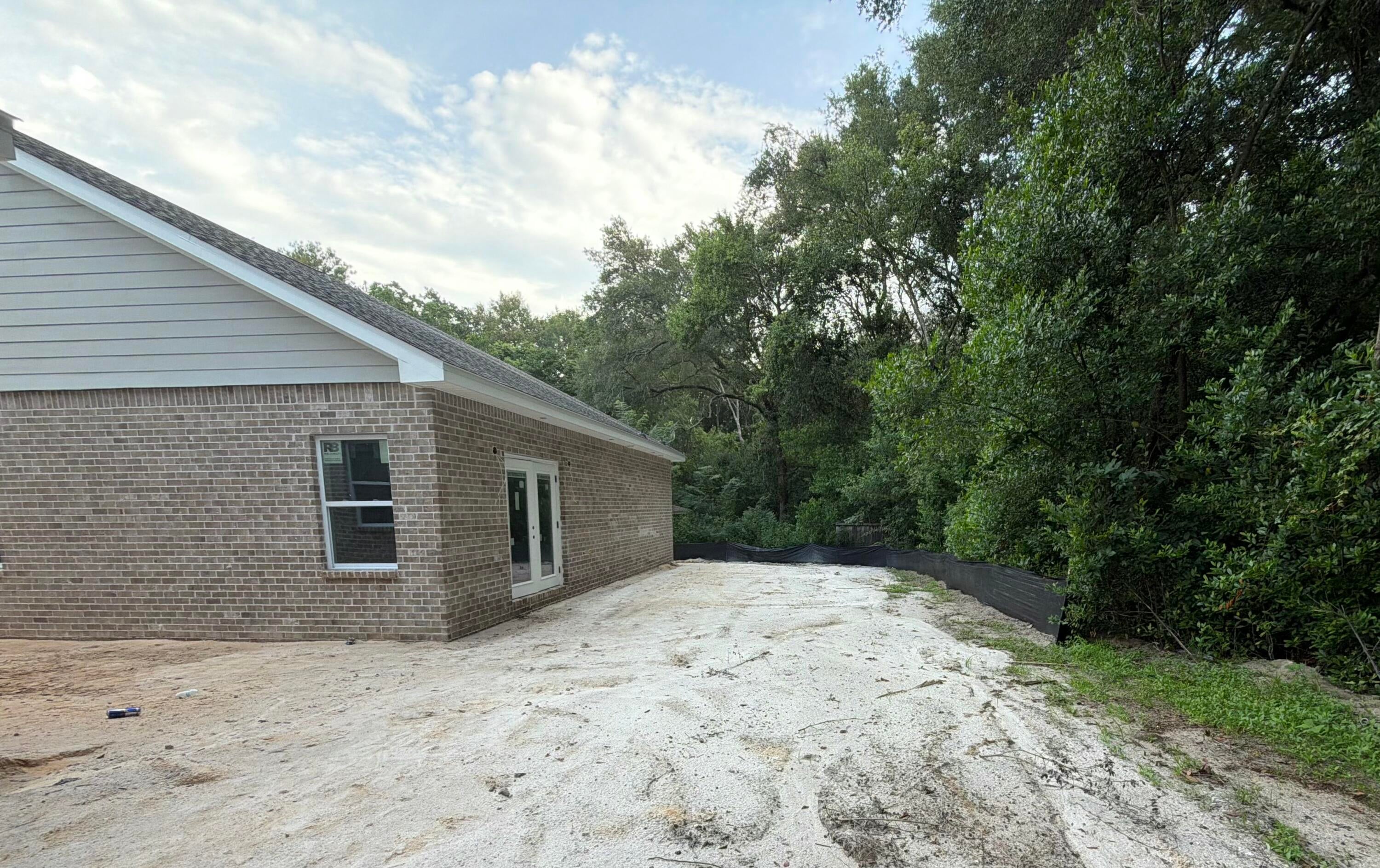 PINECREST - Residential