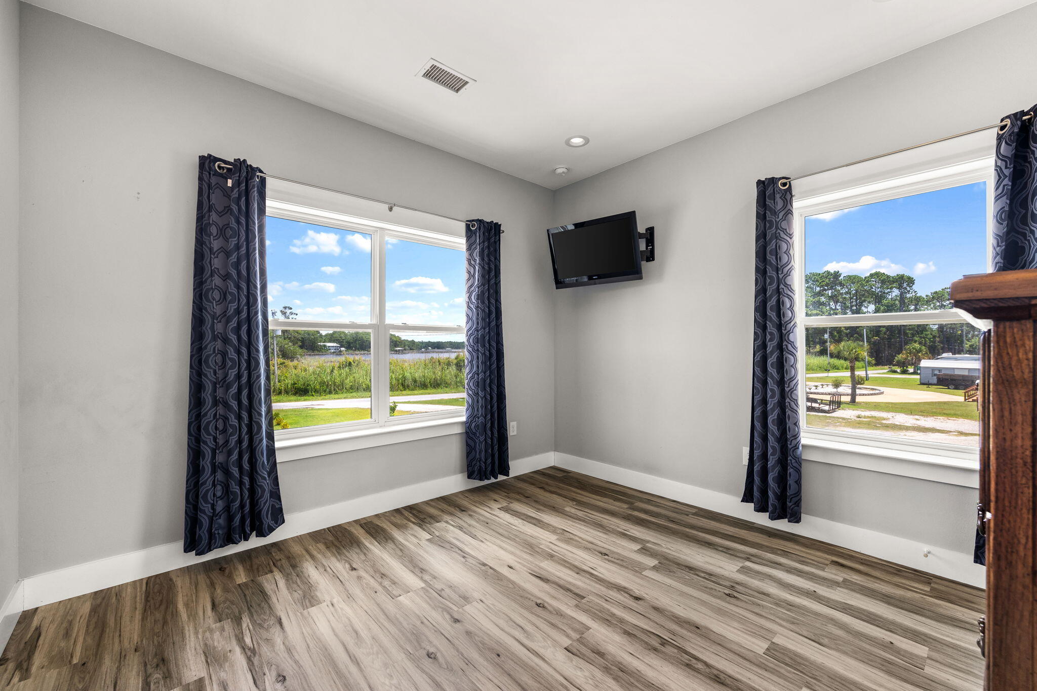 METES & BOUNDS - Residential Lease