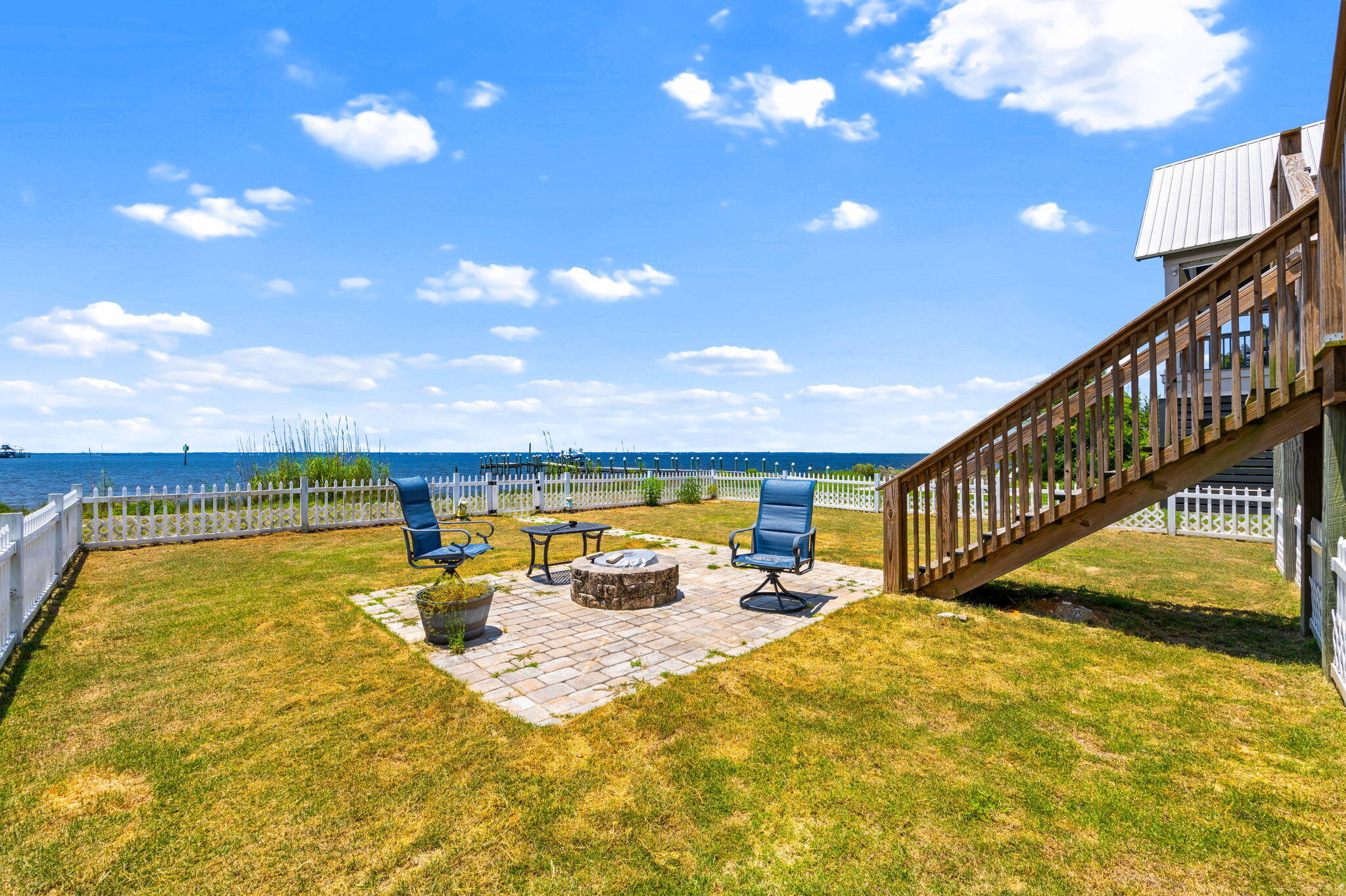 METES & BOUNDS - Residential Lease