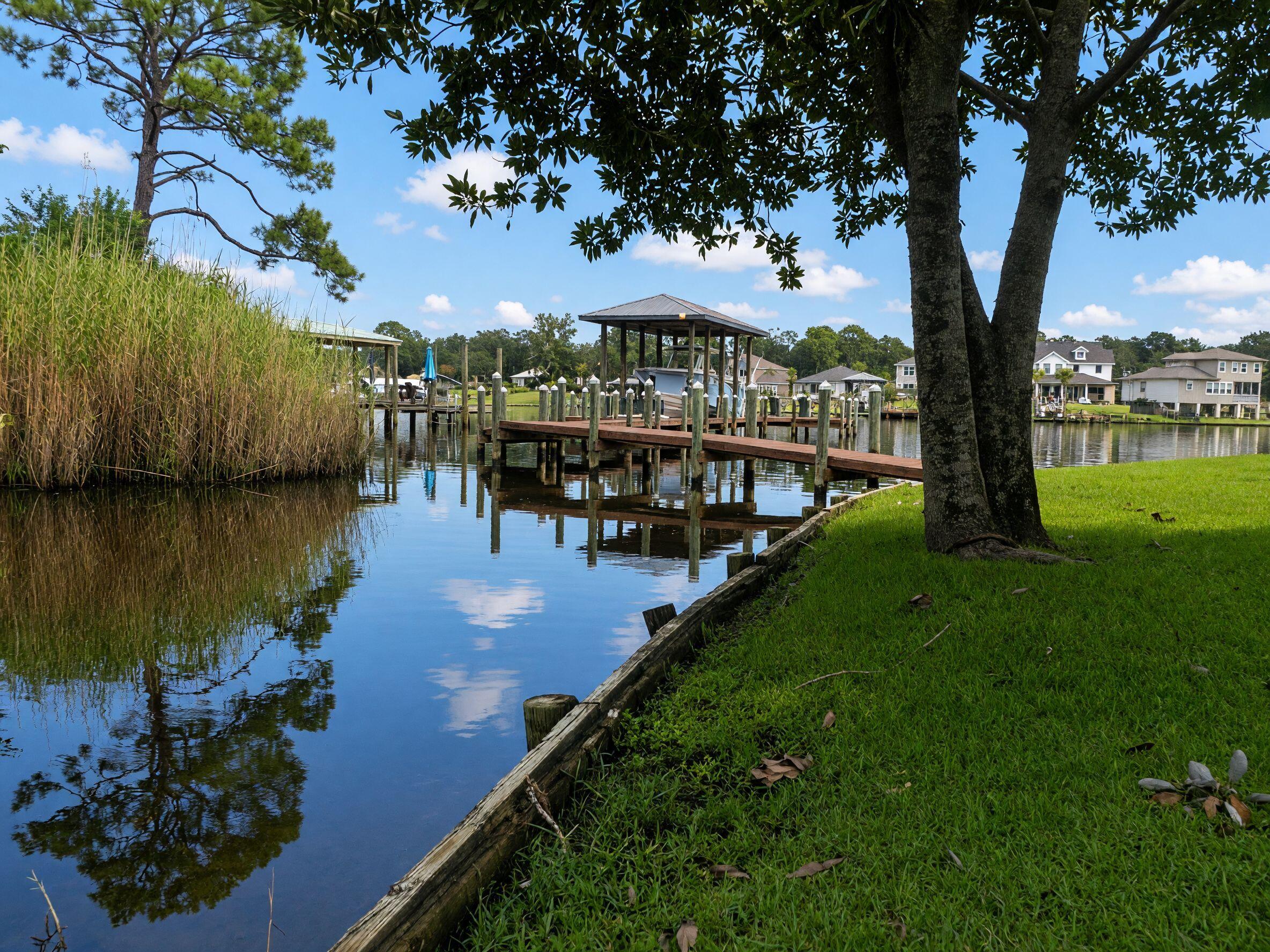 BAYOU WOODS 4TH ADDN - Residential
