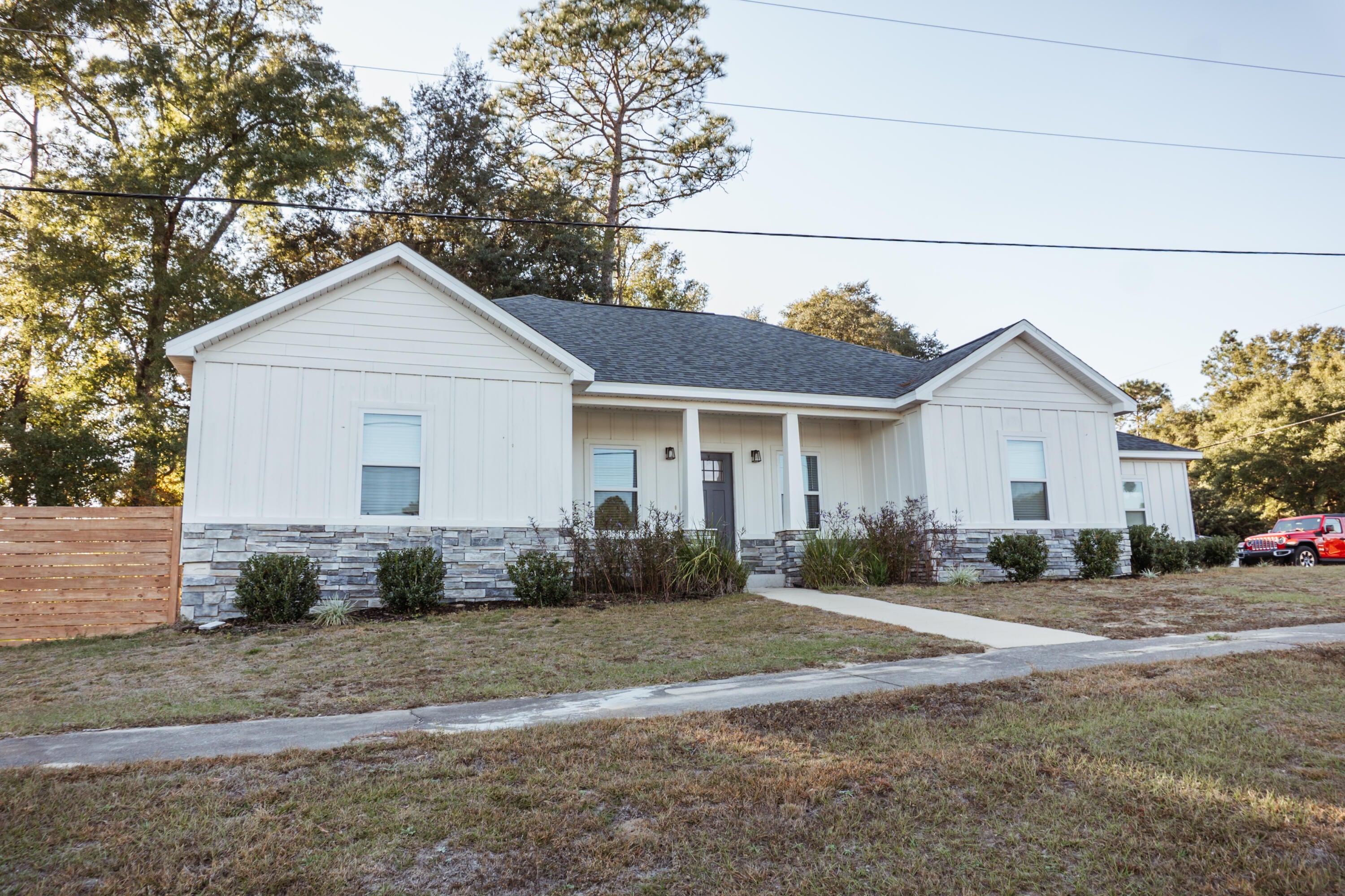 PINNACLE POINT - Residential Lease