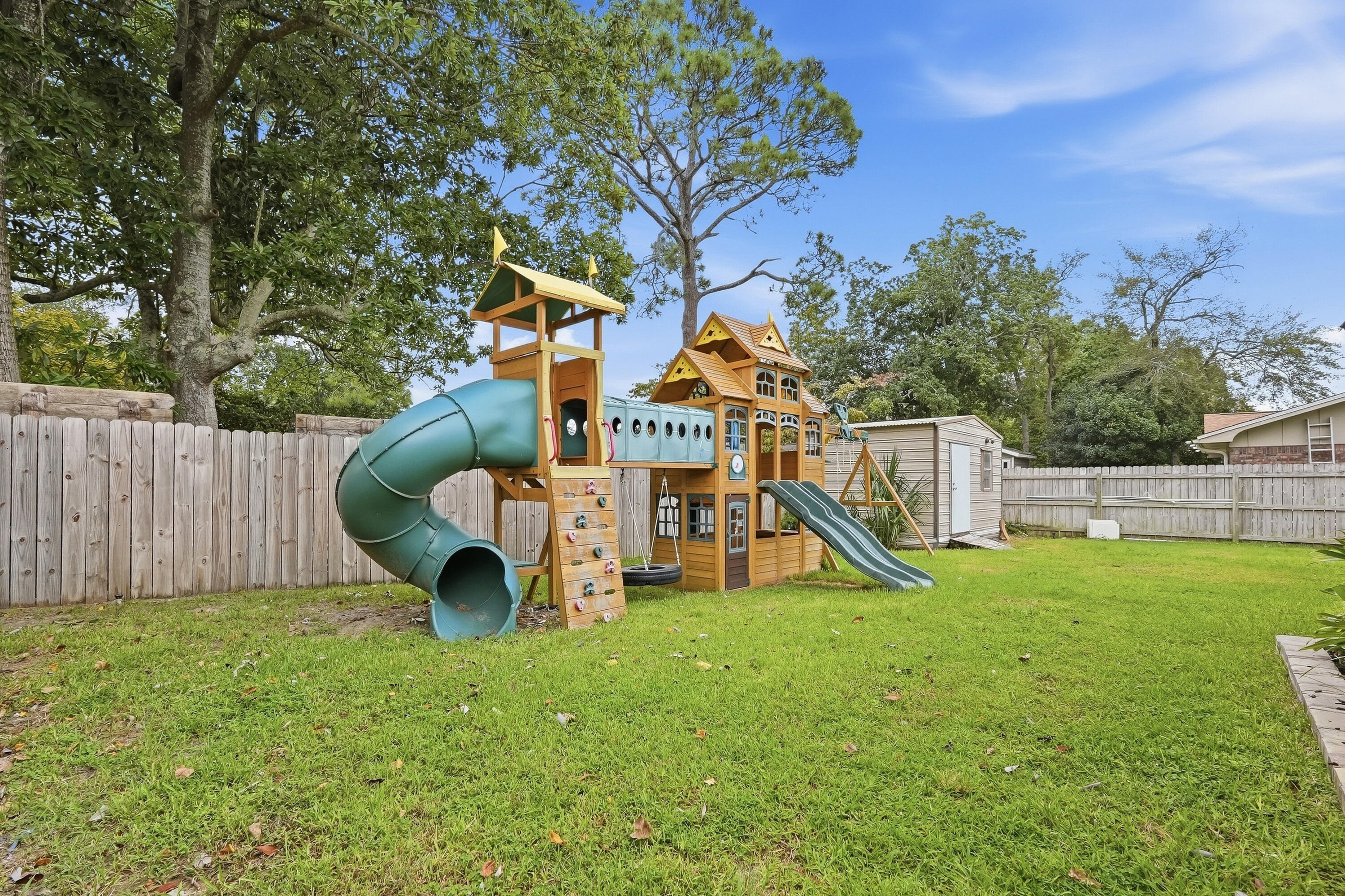 VICTORIA GARDENS RE S/D - Residential