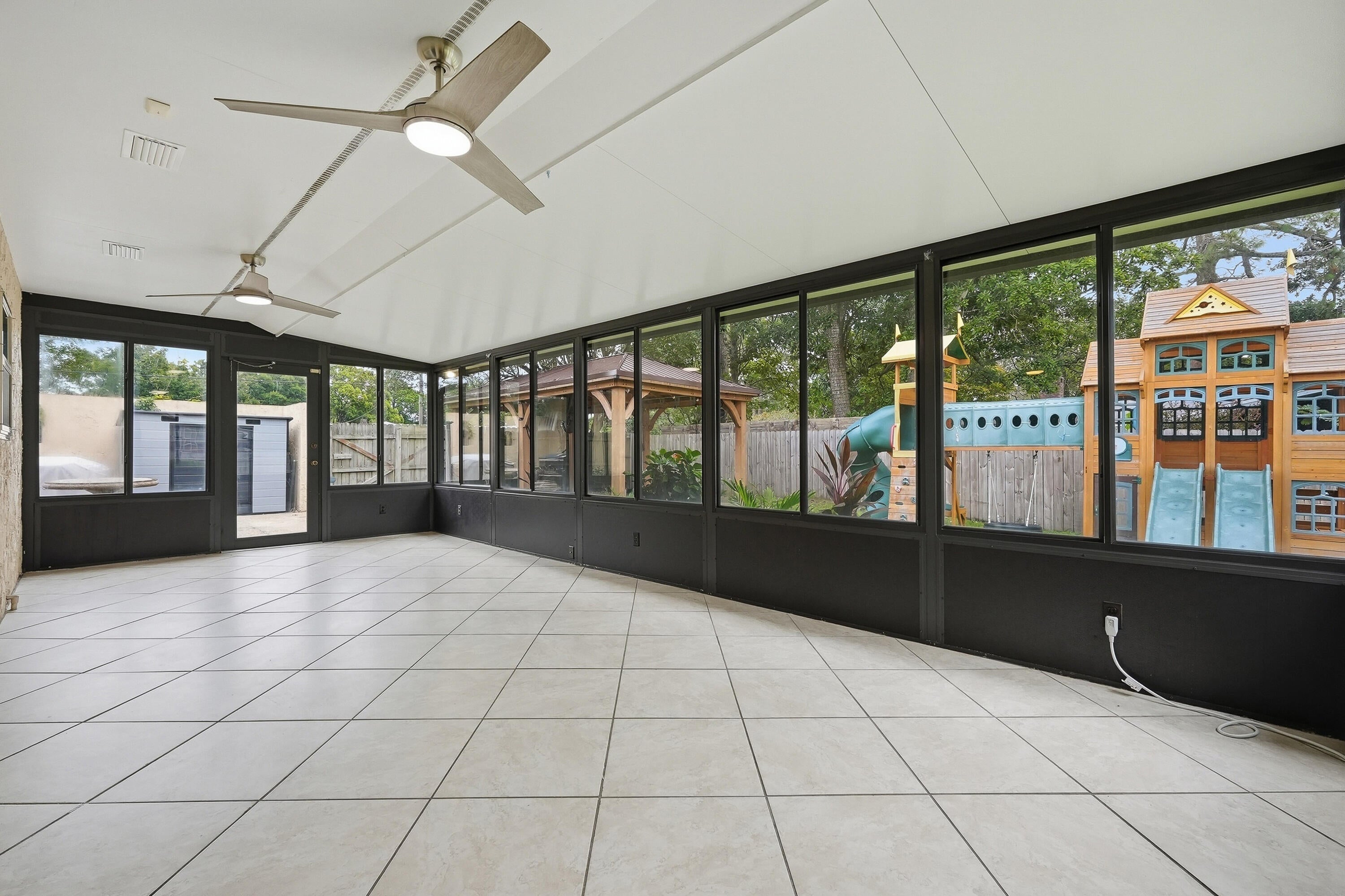 VICTORIA GARDENS RE S/D - Residential