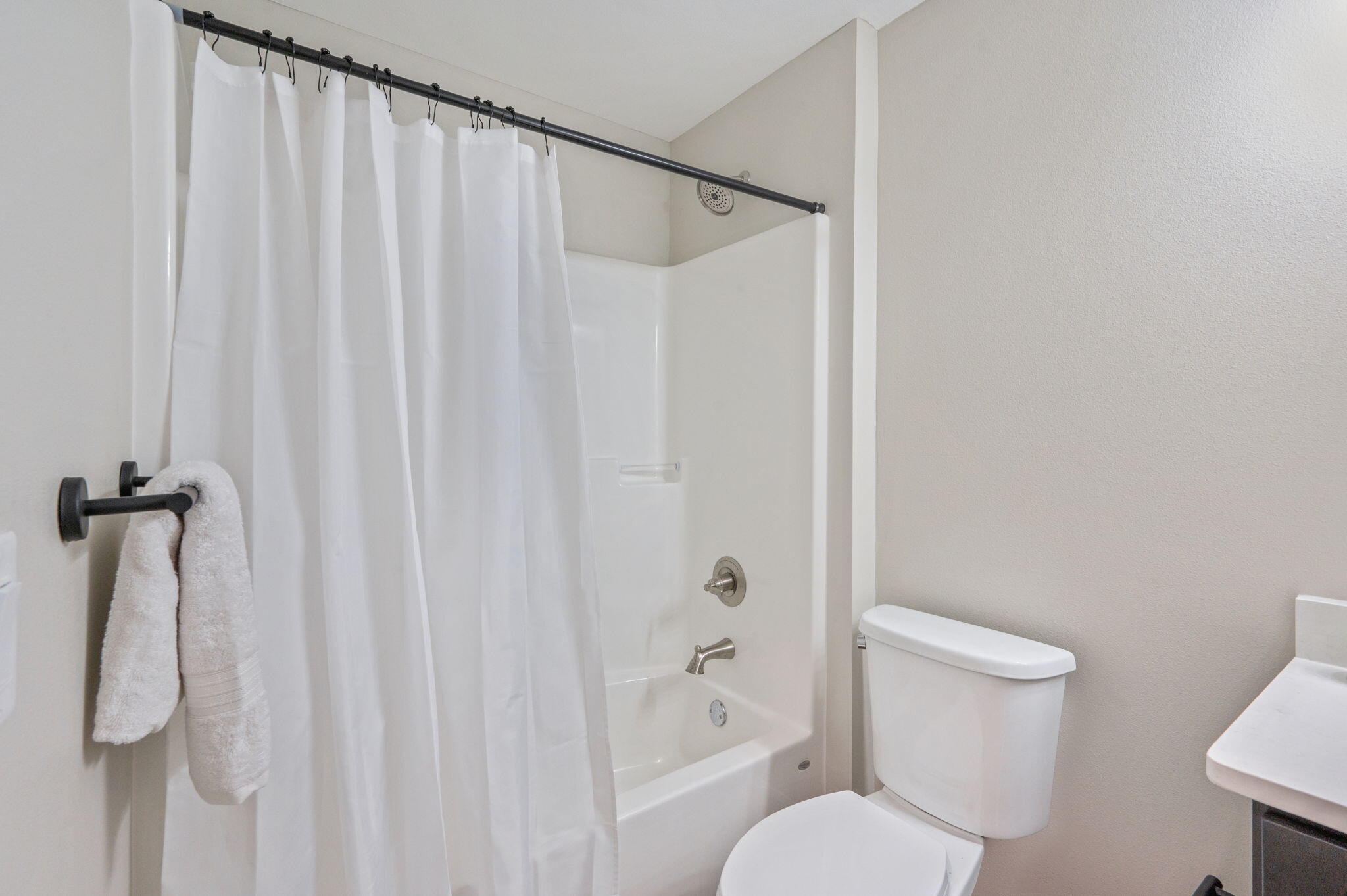 CRESTVIEW - Residential