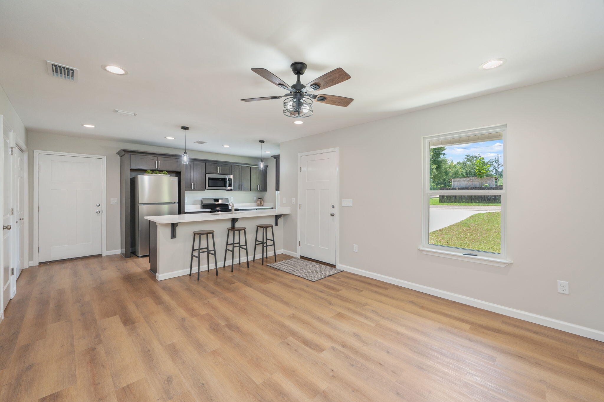 CRESTVIEW - Residential