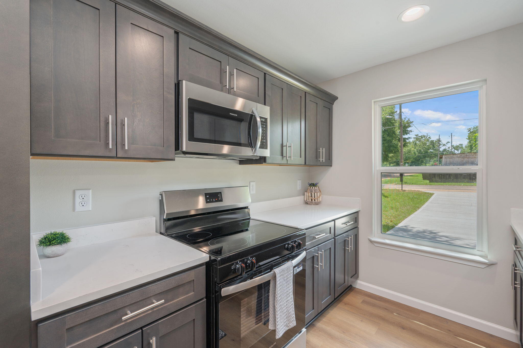 CRESTVIEW - Residential