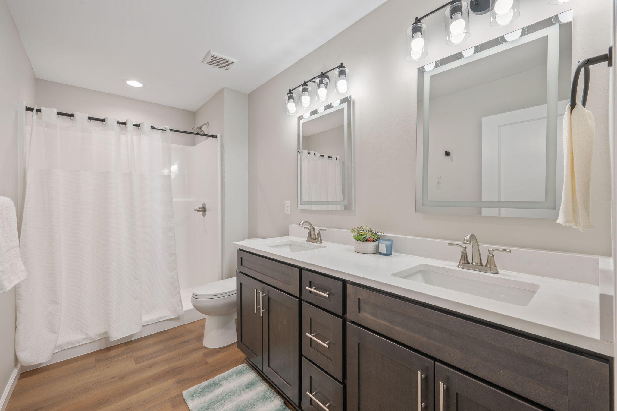 CRESTVIEW - Residential