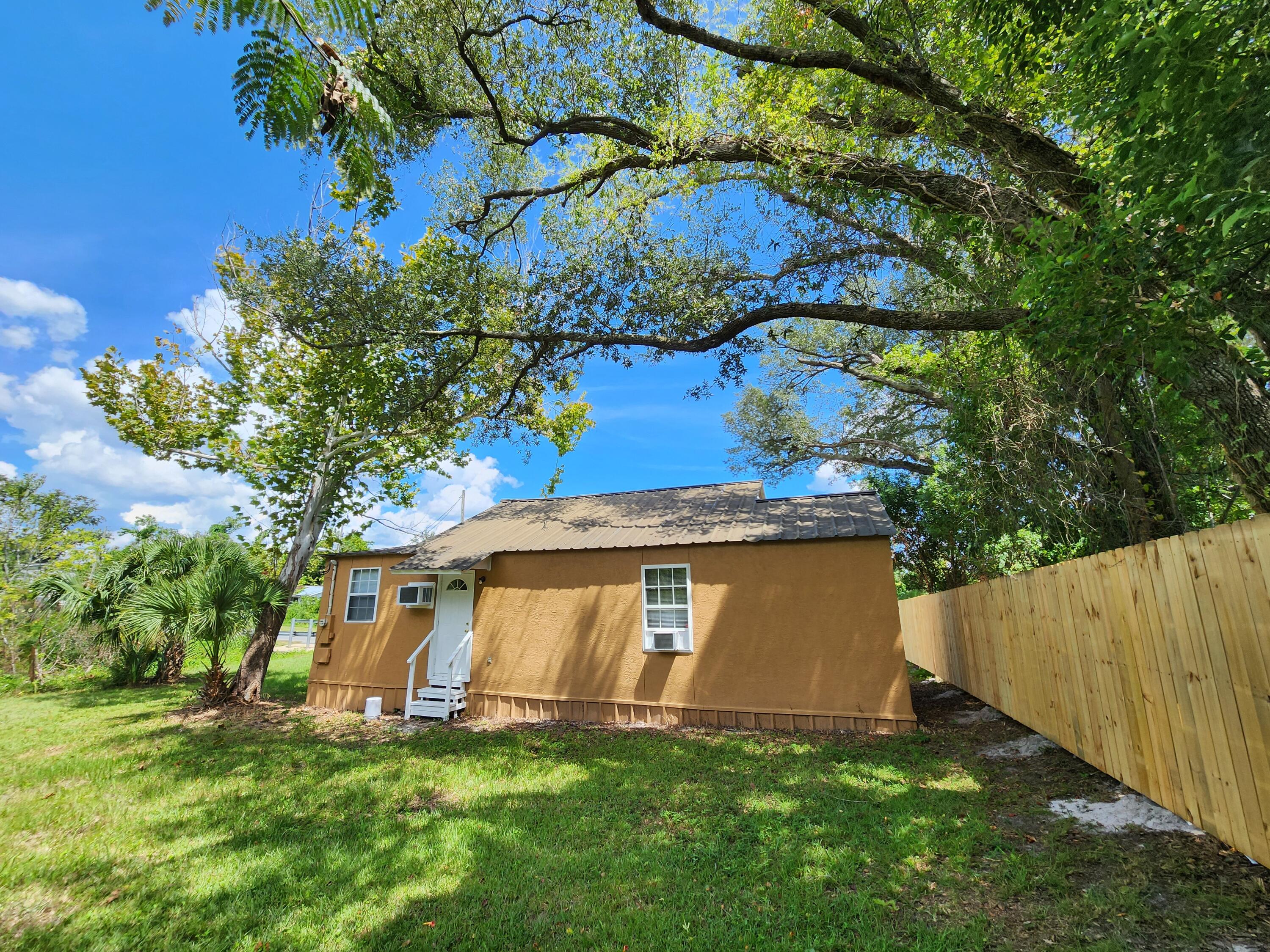 NO RECORDED SUBDIVISION - Residential