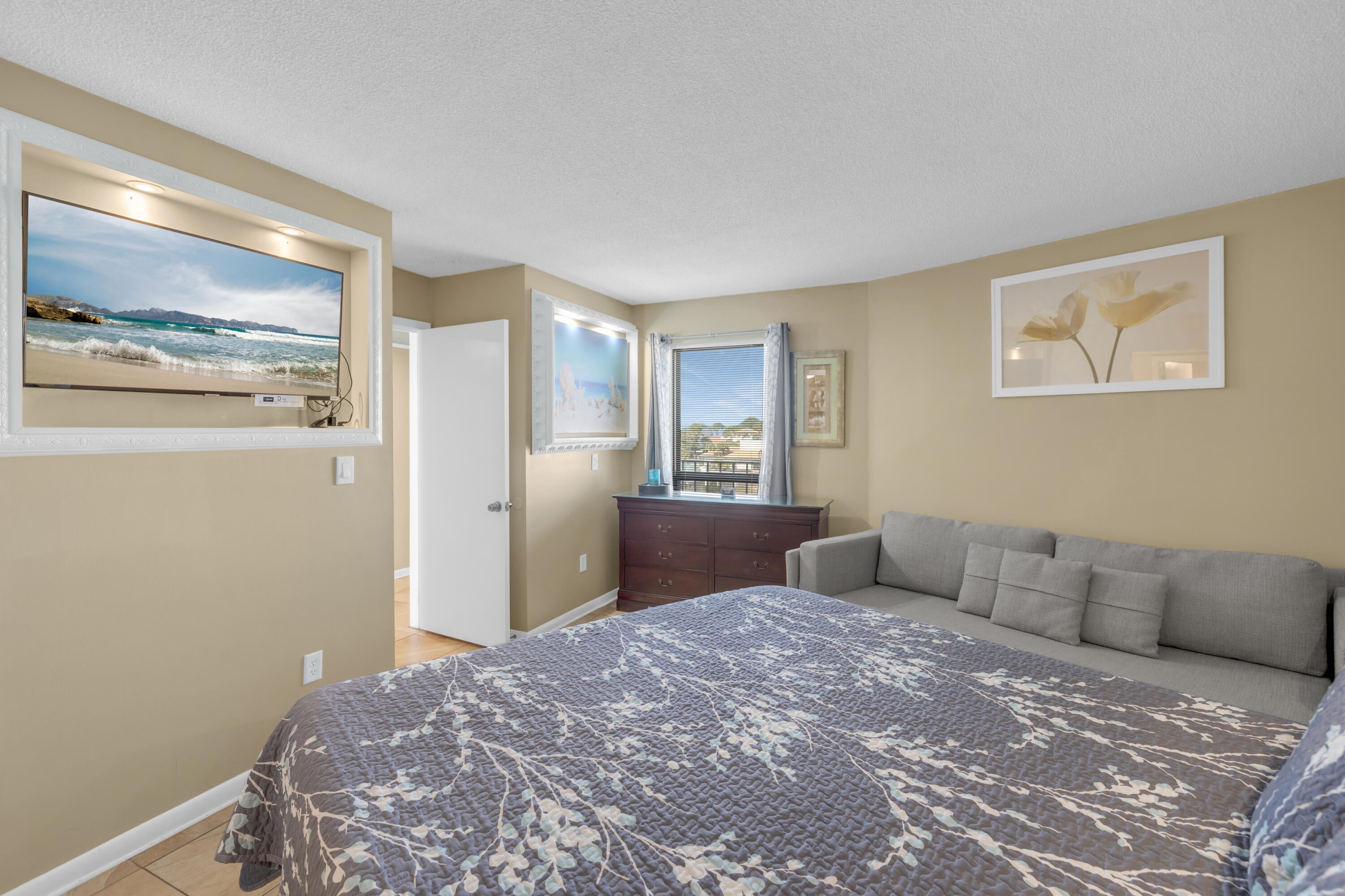EDGEWATER TOWER 1 - Residential