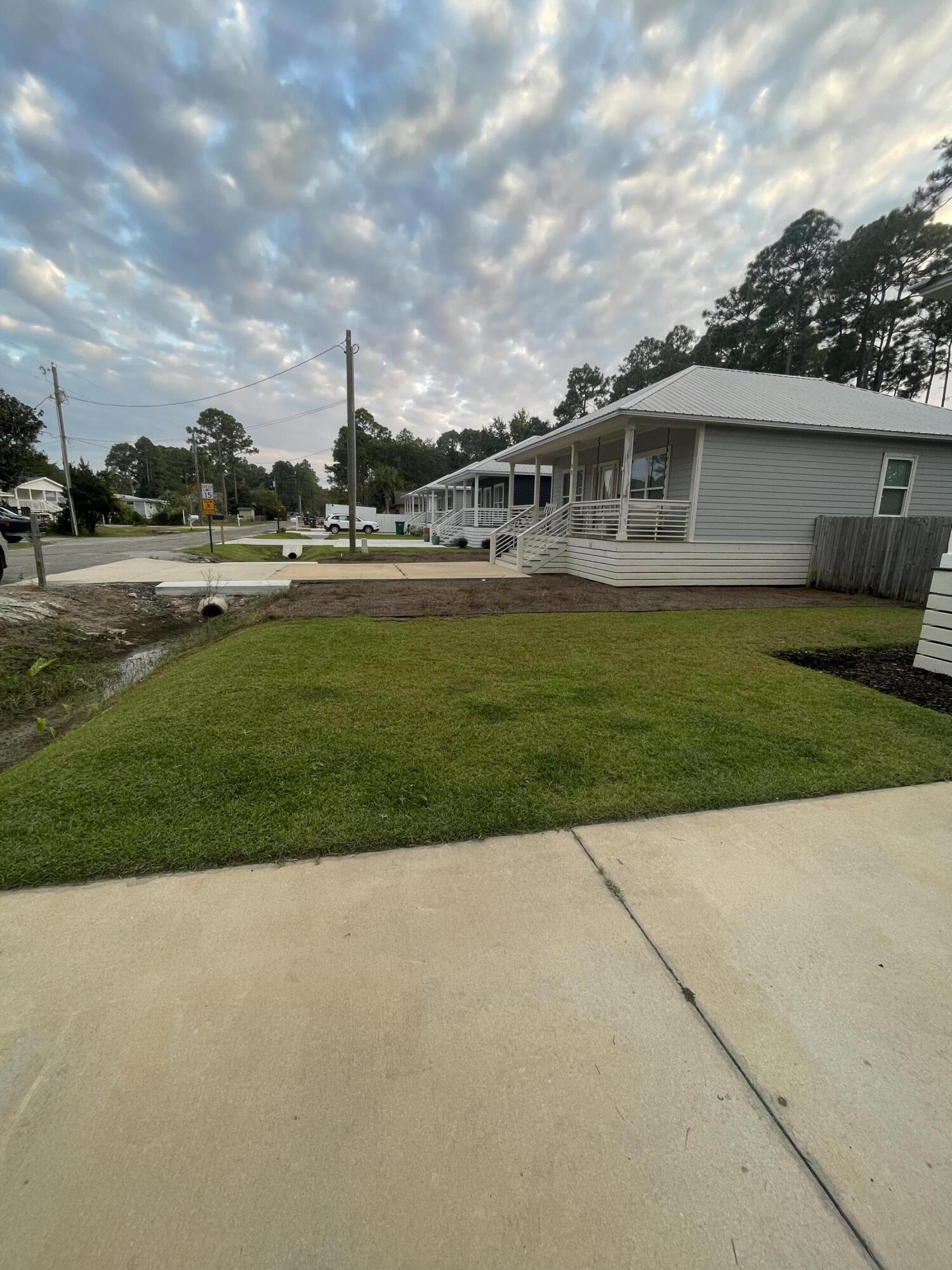 TOWN OF SANTA ROSA - Residential Lease