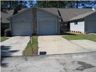 Roomy Townhome. Master bedroom is upstairs and second bedroom is down. Wood floors in the living room and ceramic in kitchen. Separate dining room. Fireplace in decoration only. Convenient to Hulburt back gate as well as the main gate at Eglin.  Listing office representative to accompany all showings.  Please call our office phone number to schedule a showing today