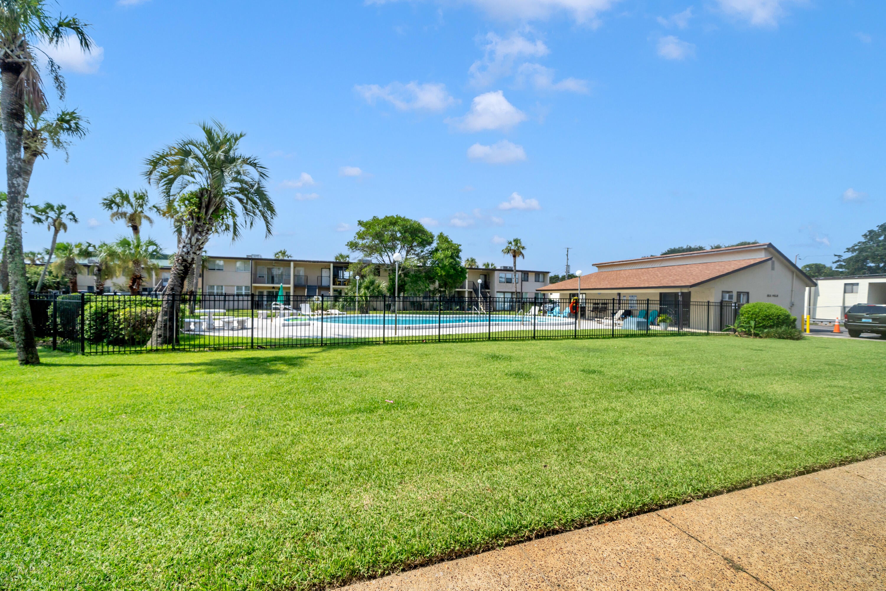 SEA PALM CONDO - Residential