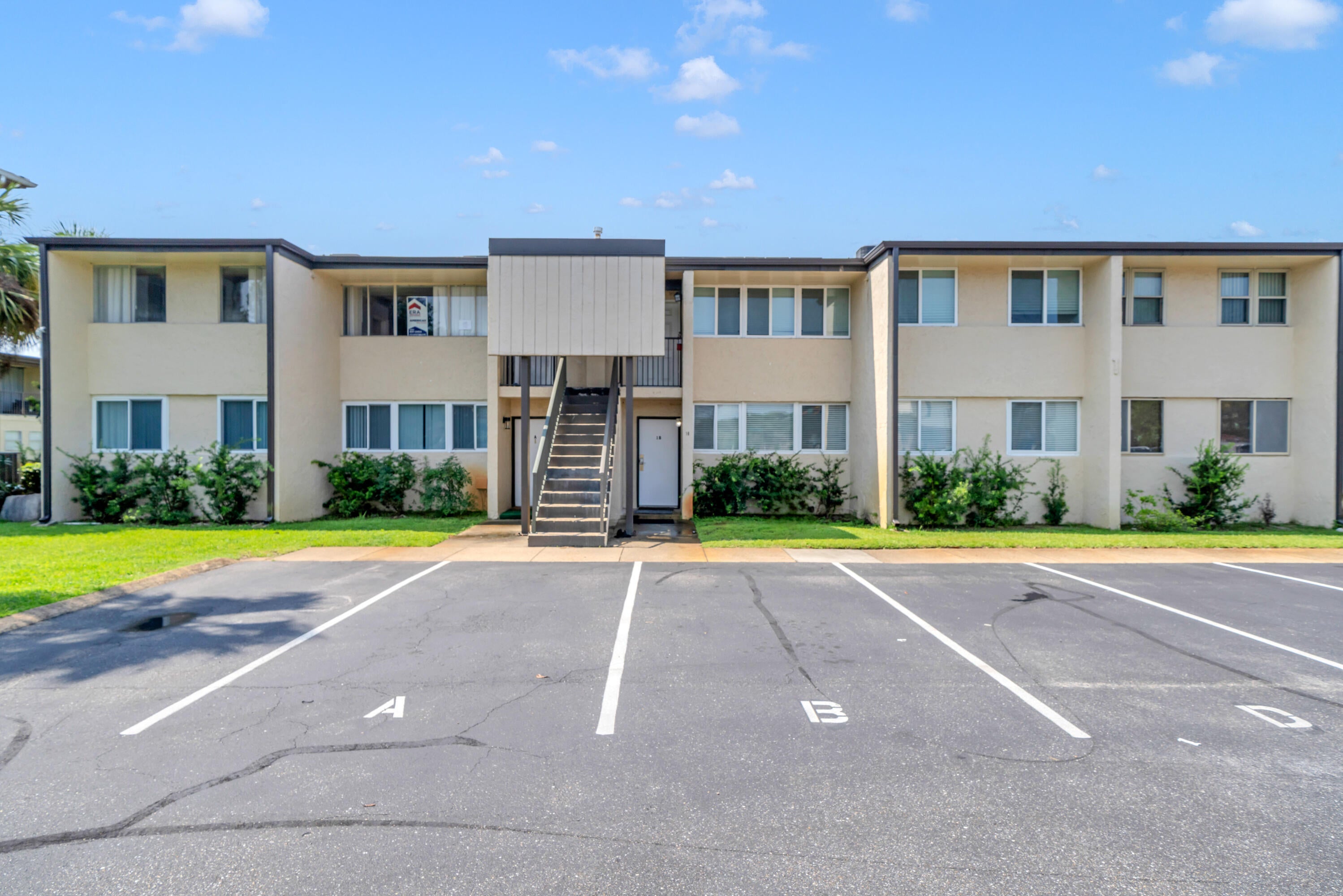 SEA PALM CONDO - Residential