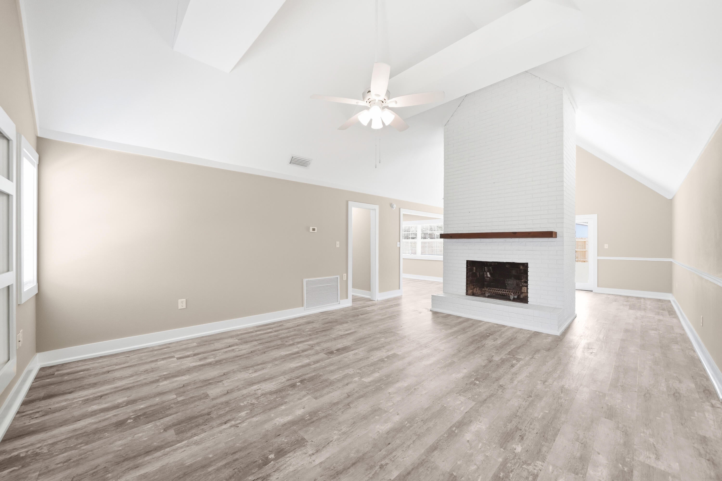 PINEWOOD ESTATES - Residential Lease