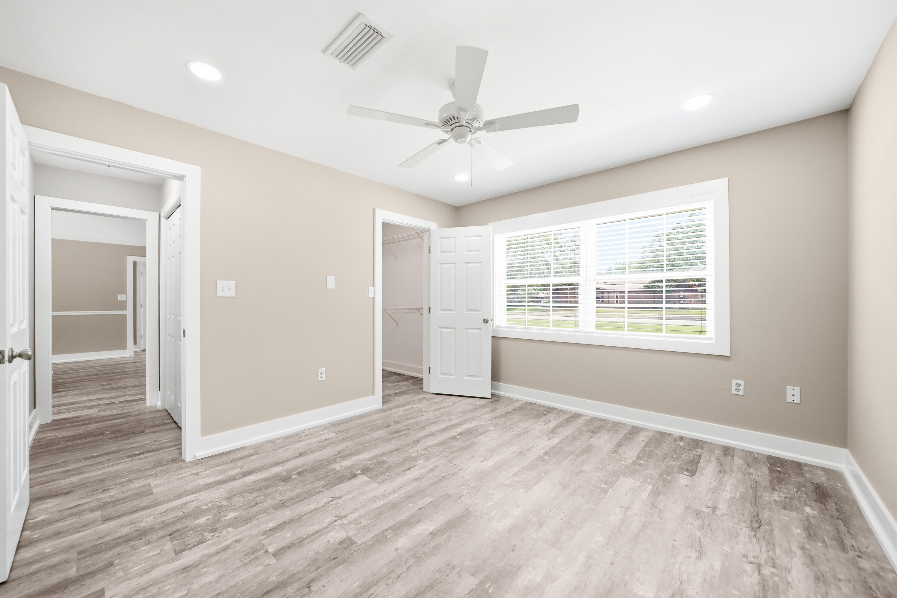 PINEWOOD ESTATES - Residential Lease