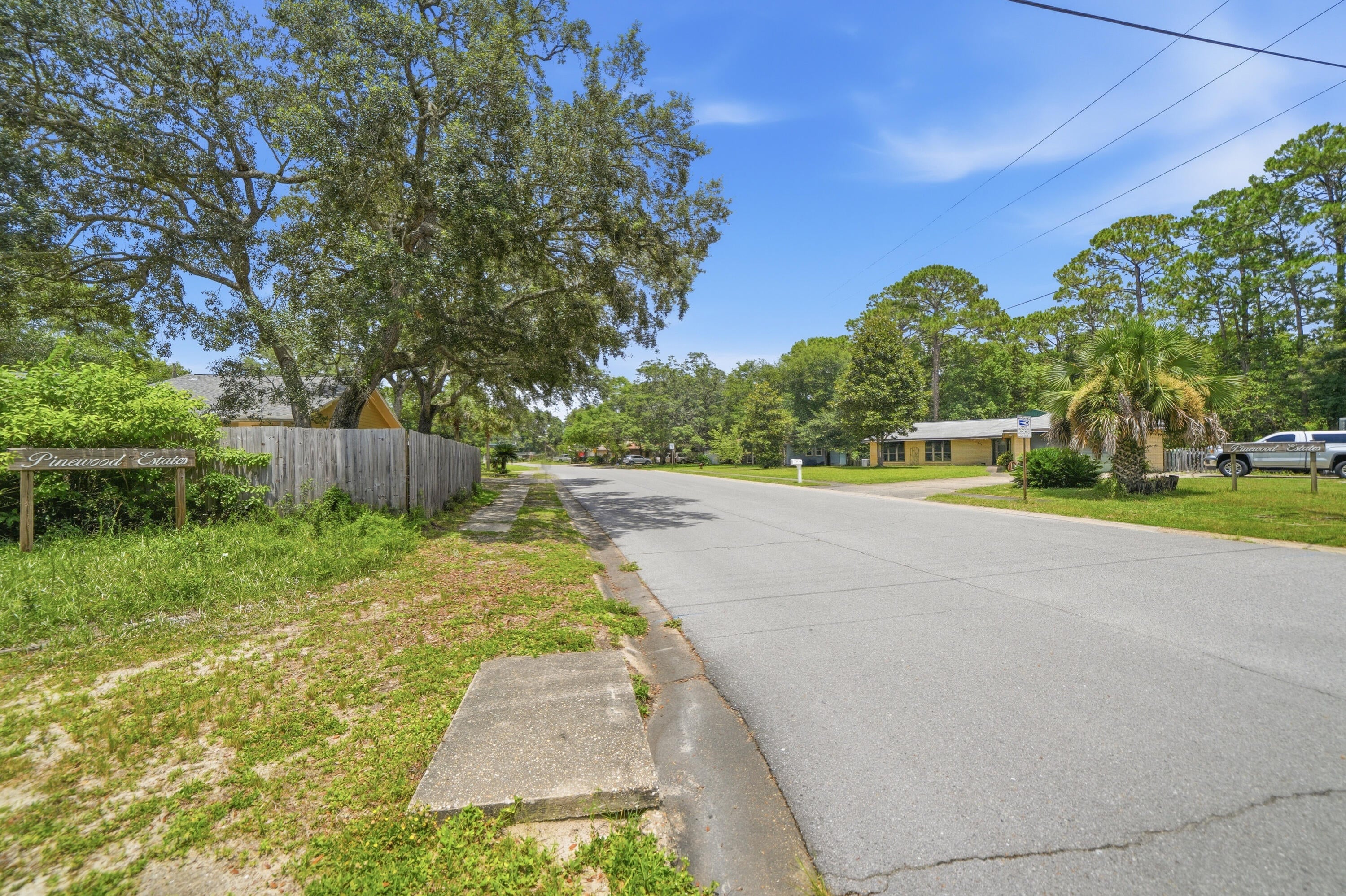 PINEWOOD ESTATES - Residential Lease