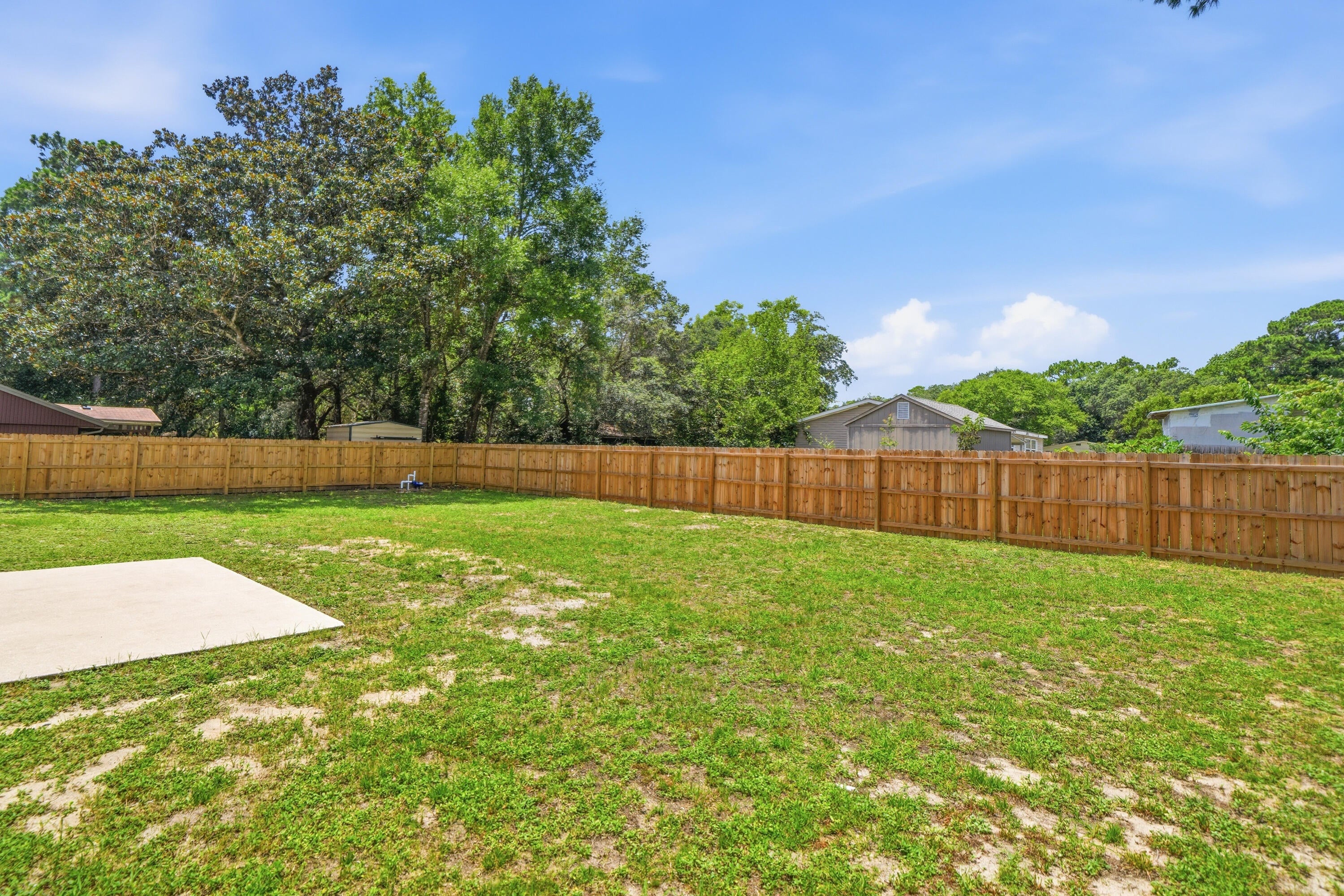 PINEWOOD ESTATES - Residential Lease