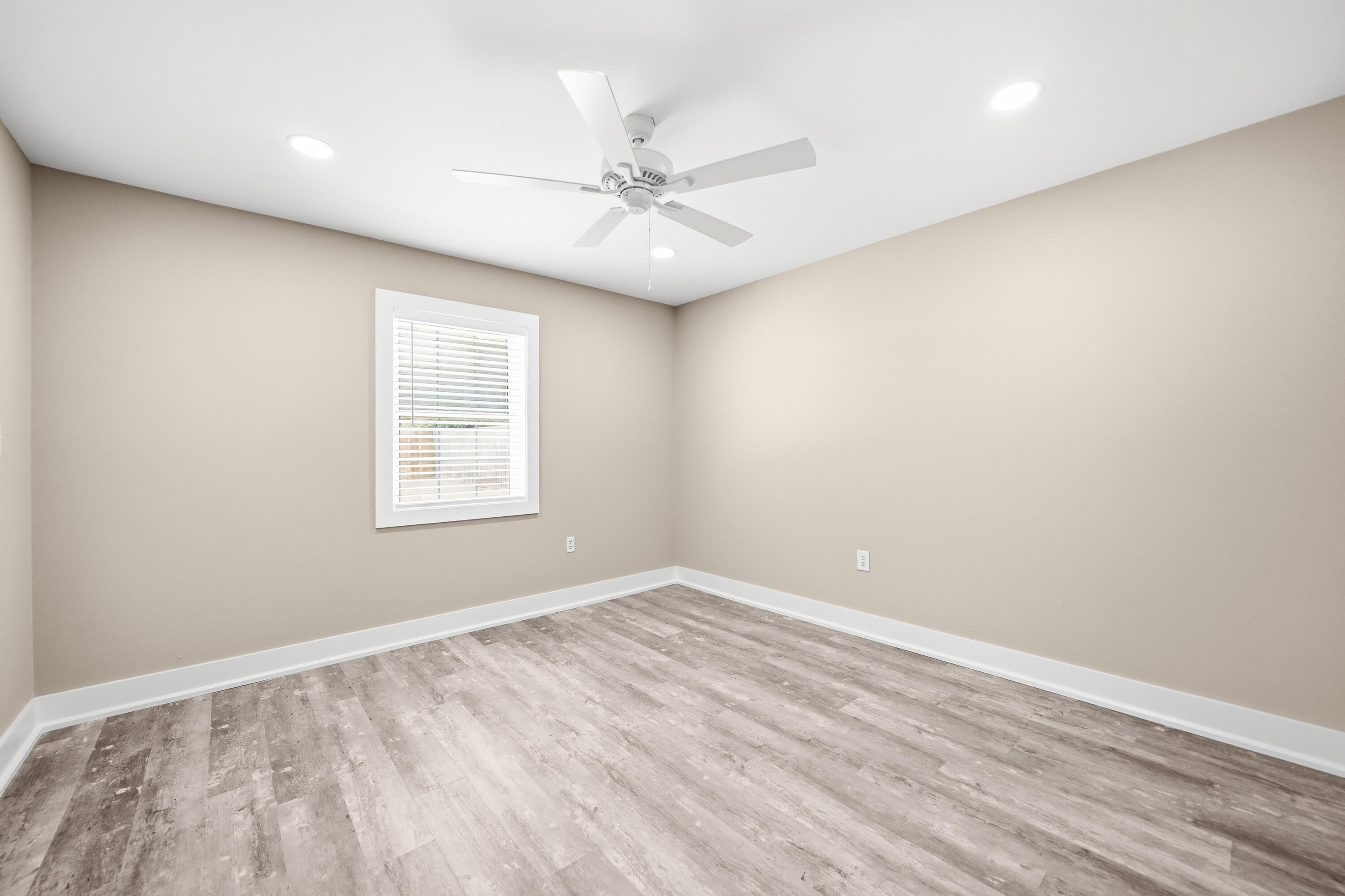 PINEWOOD ESTATES - Residential Lease