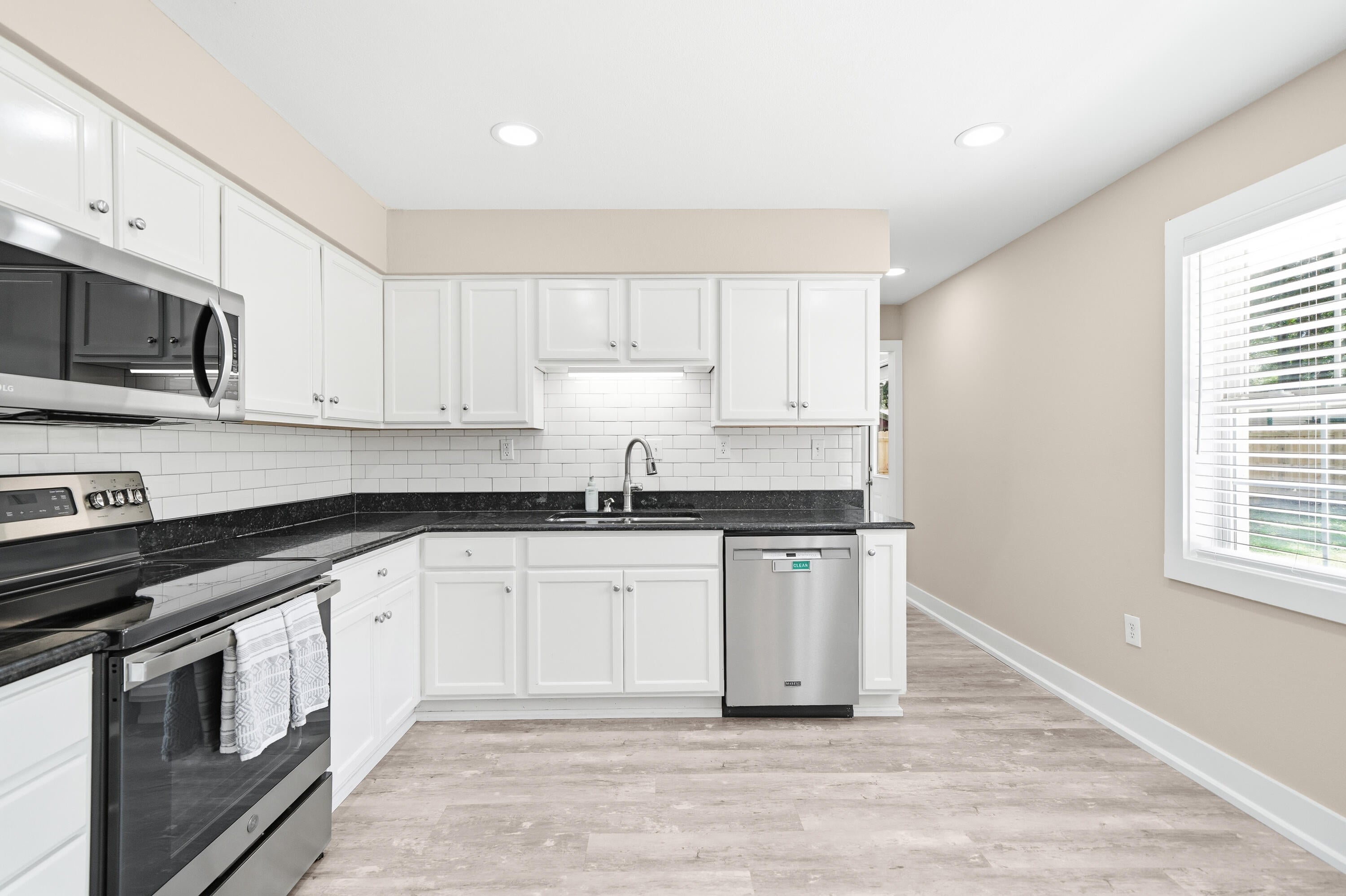 PINEWOOD ESTATES - Residential Lease