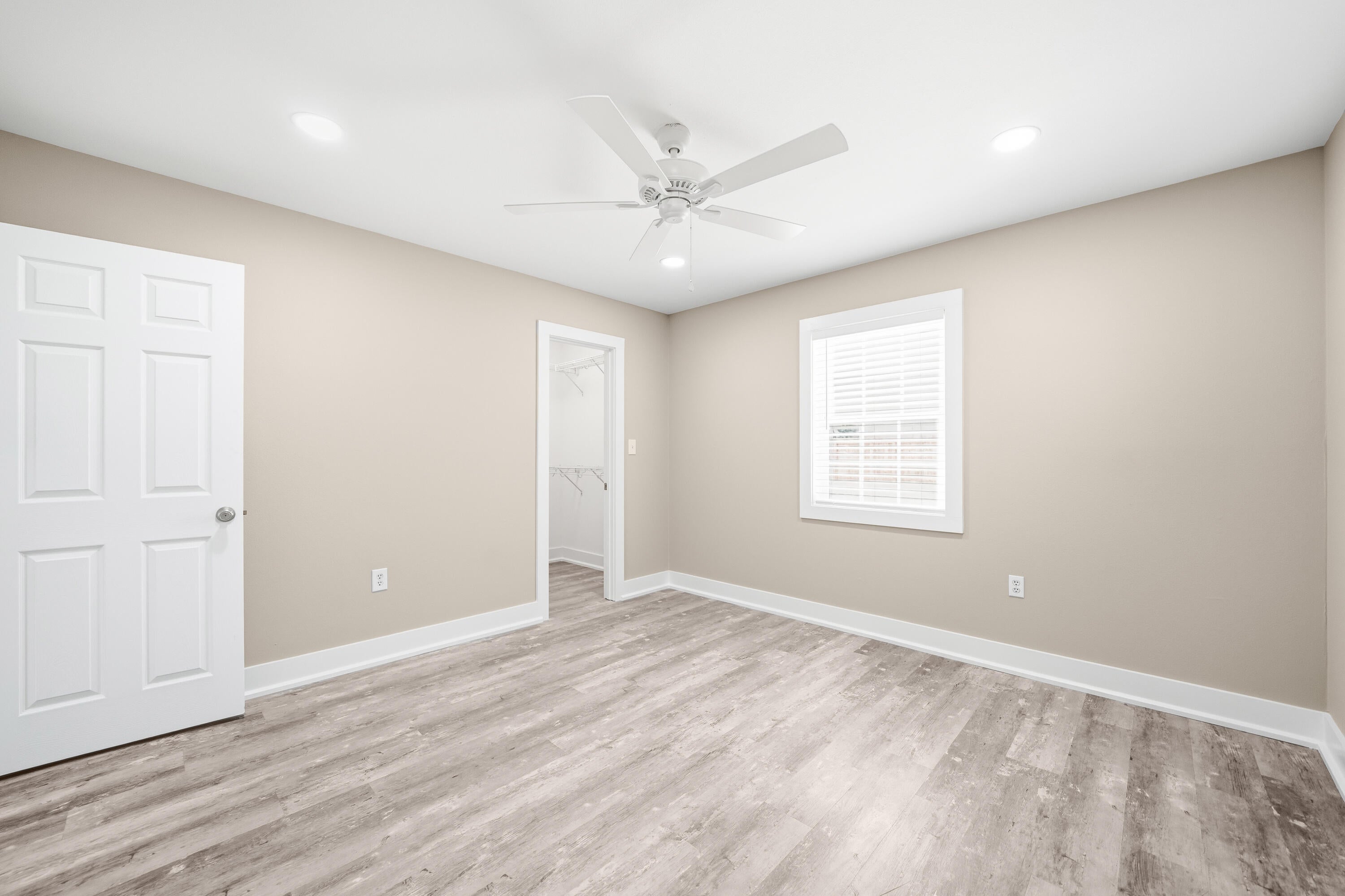 PINEWOOD ESTATES - Residential Lease