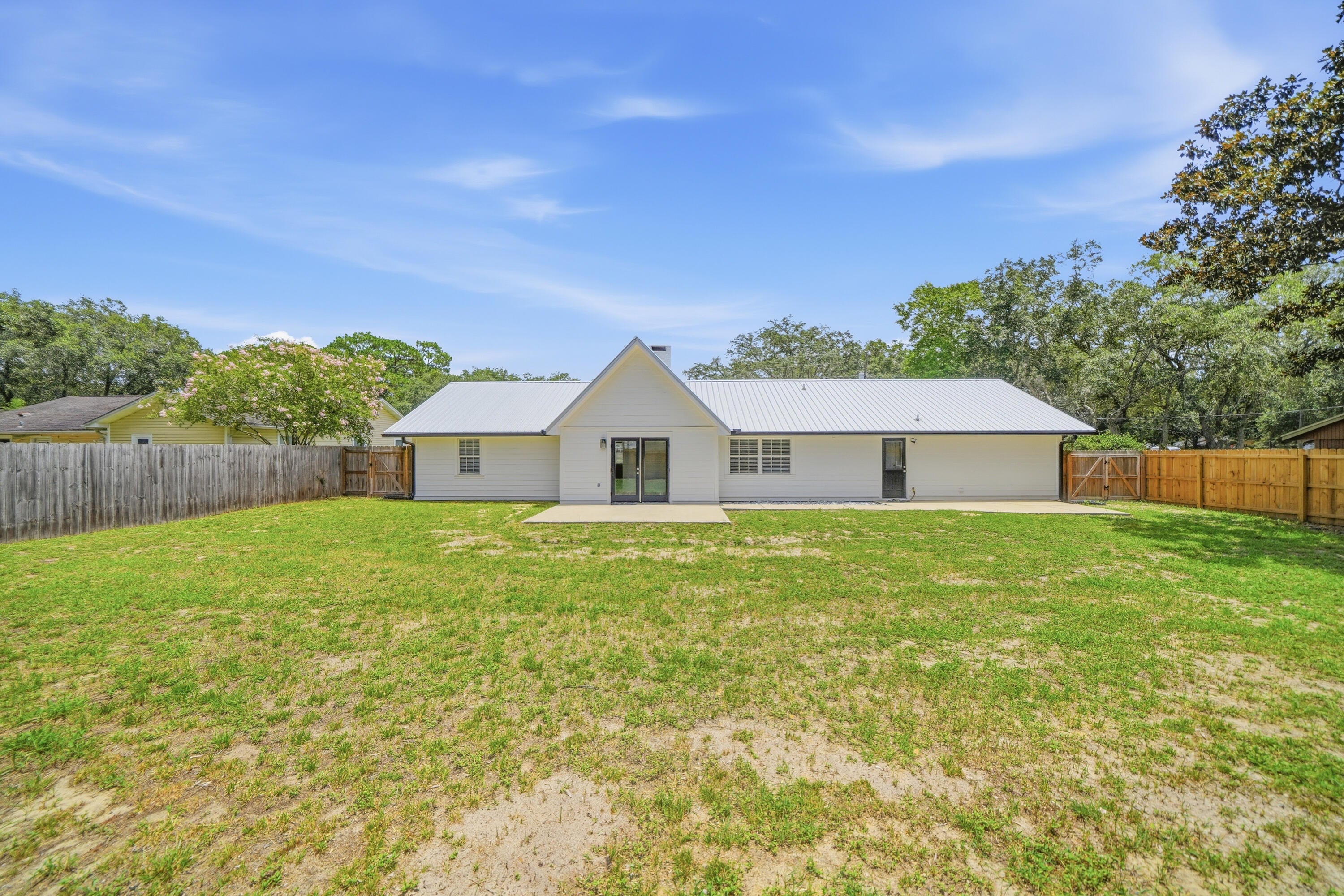 PINEWOOD ESTATES - Residential Lease