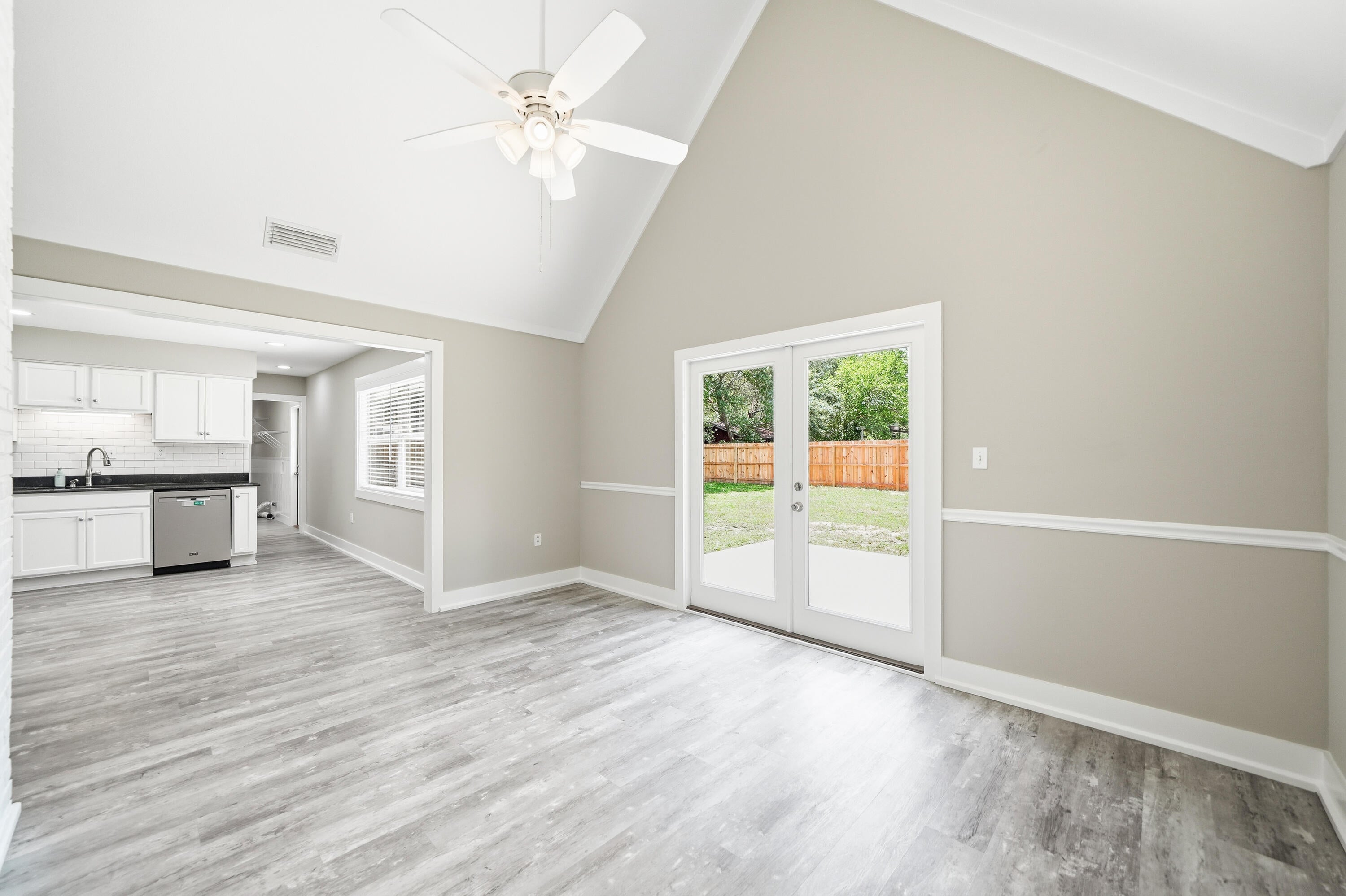 PINEWOOD ESTATES - Residential Lease
