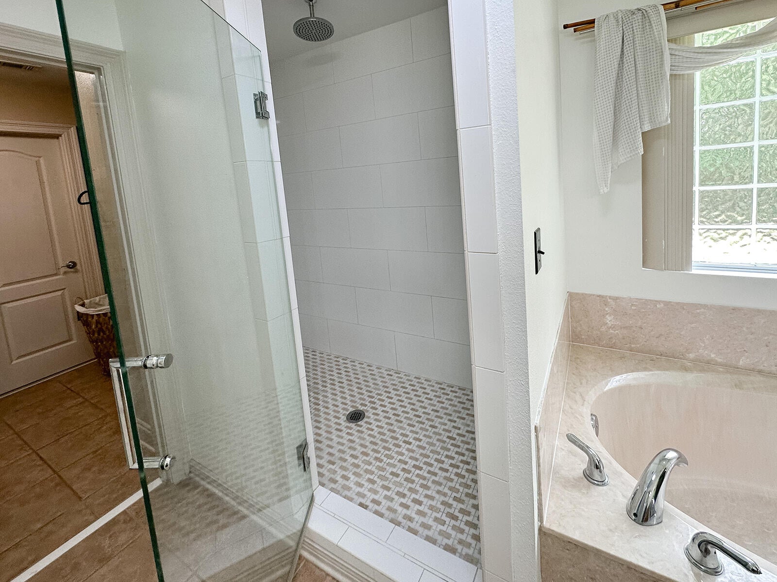 CRESTVIEW SUBURB - Residential Lease
