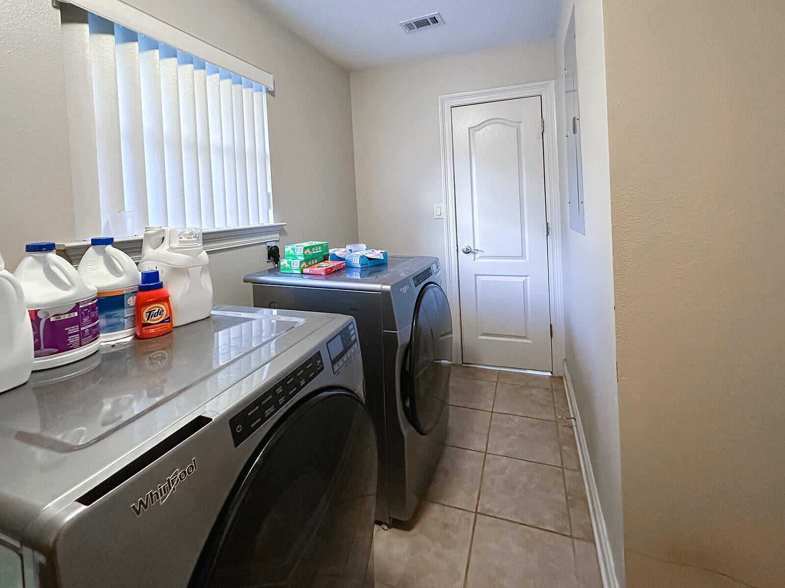 CRESTVIEW SUBURB - Residential Lease