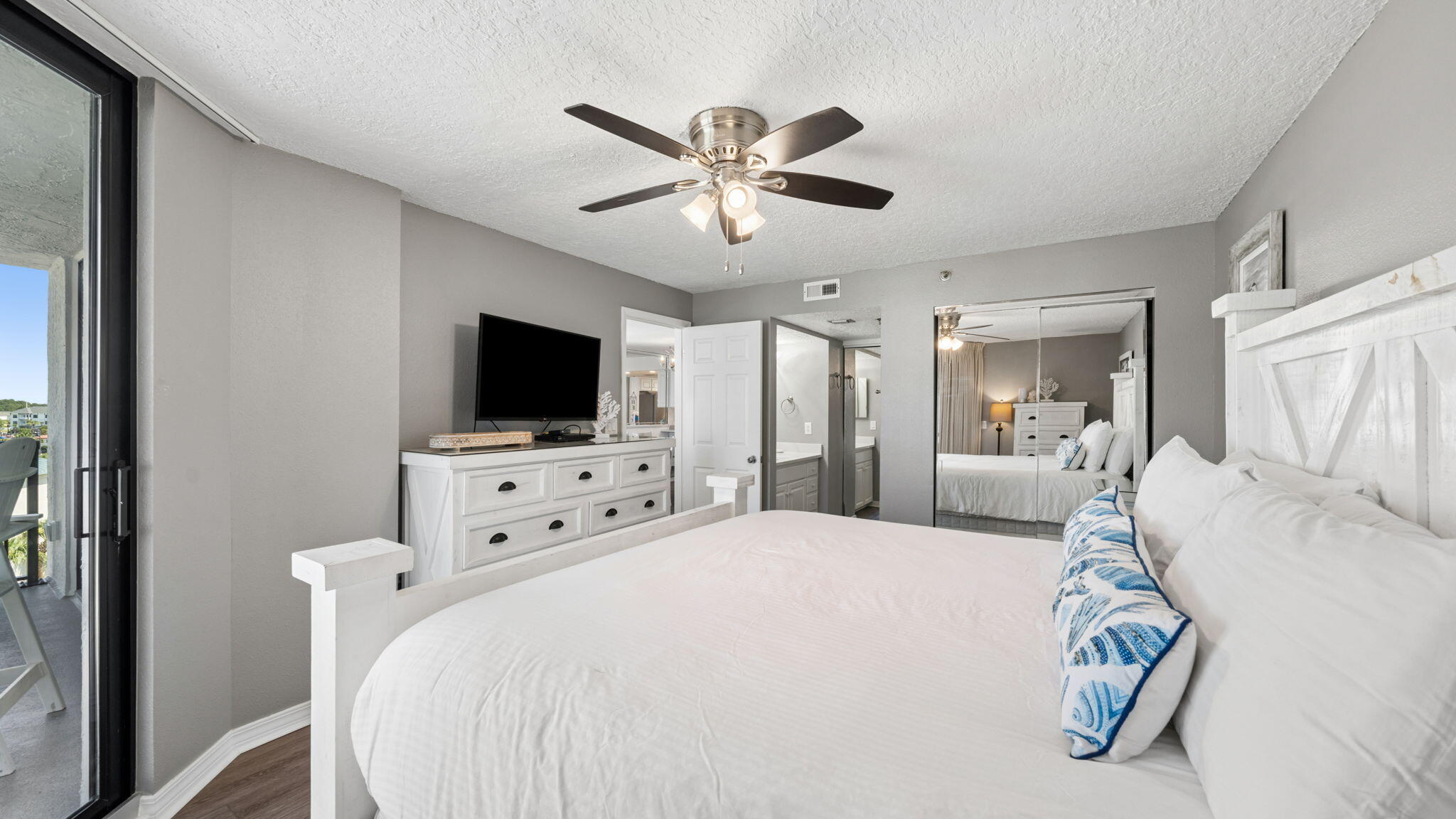 SUNDESTIN INTERNATIONAL CONDO - Residential