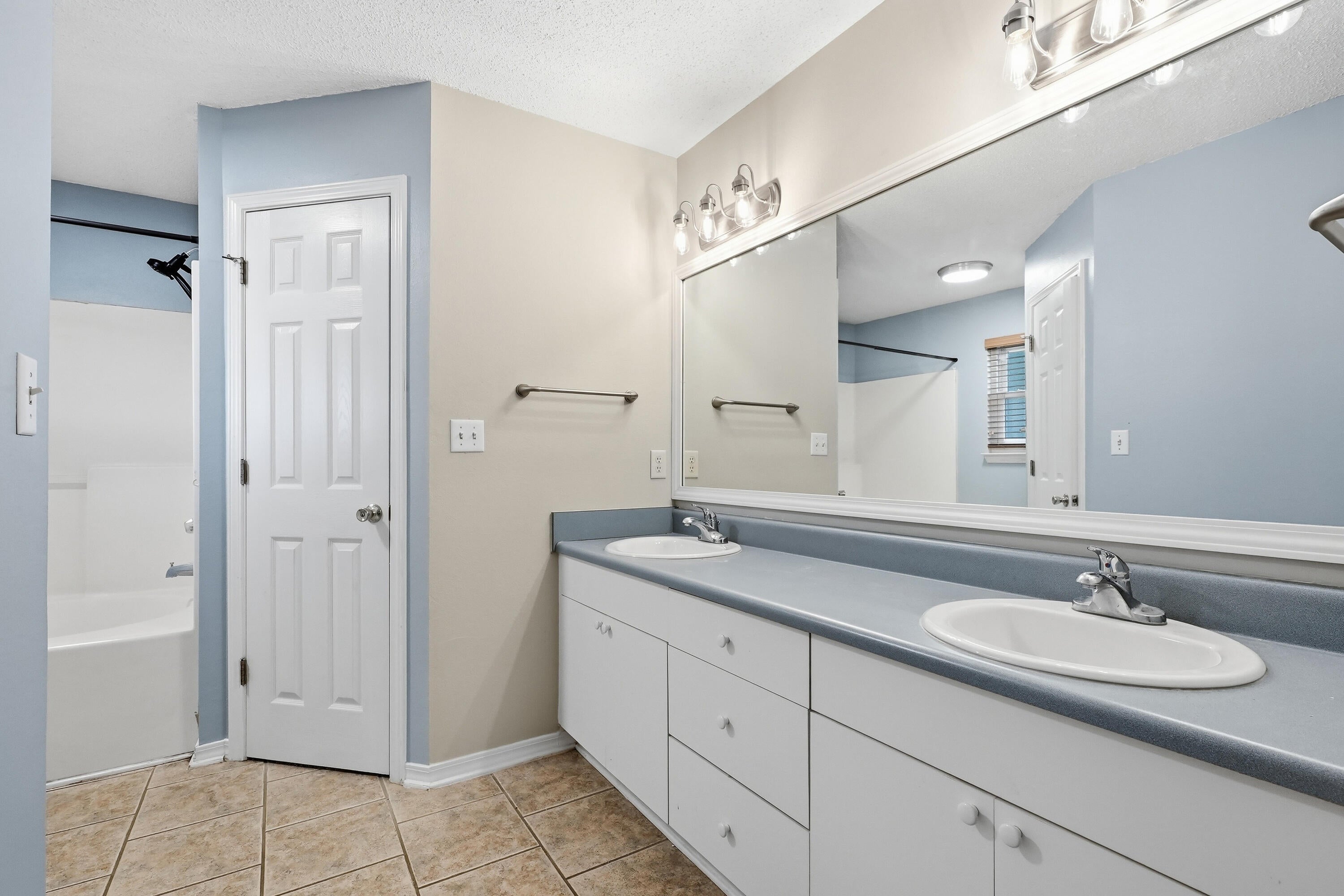 COUNTRYVIEW ESTATES 4TH ADDN PH 6 - Residential Lease