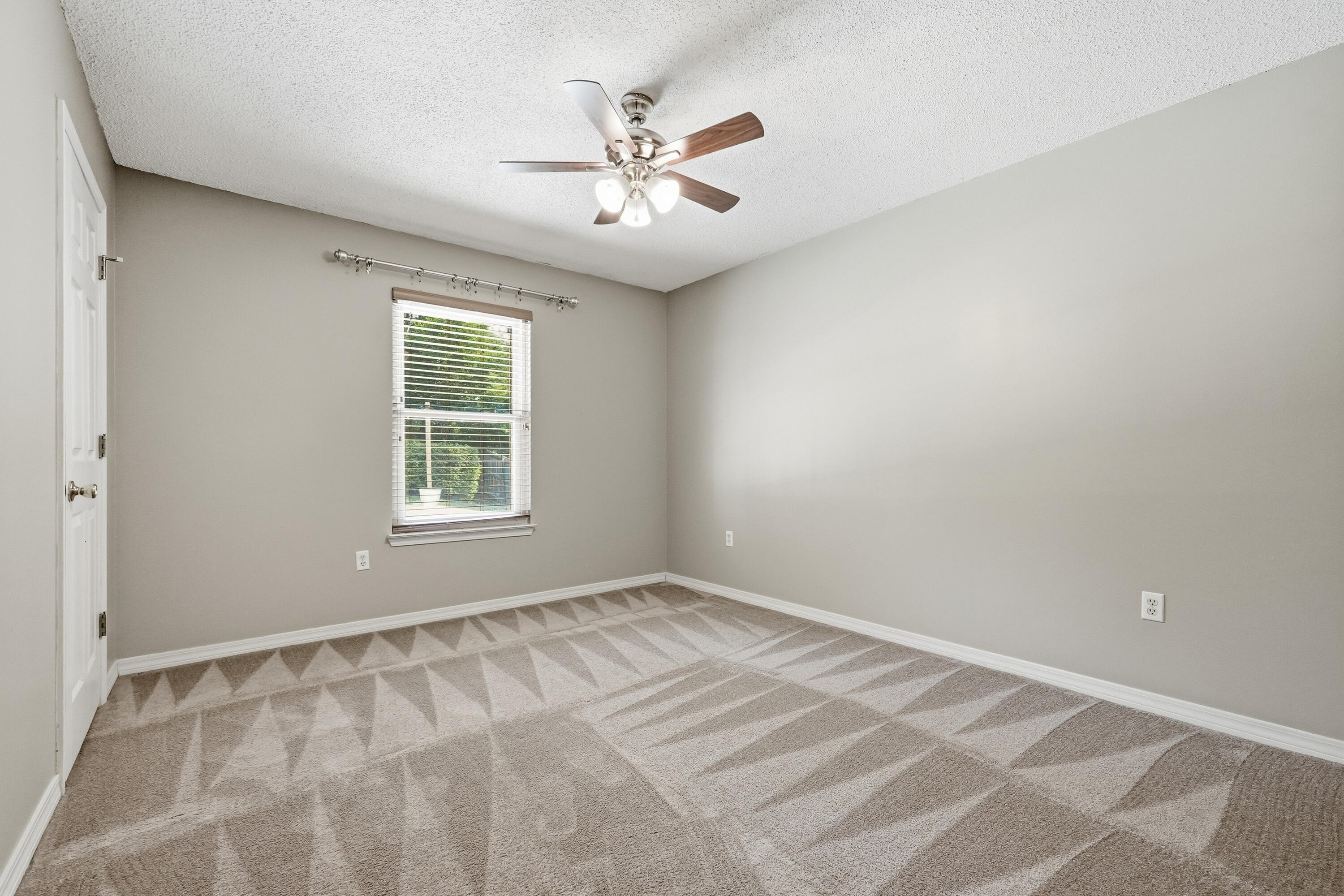 COUNTRYVIEW ESTATES 4TH ADDN PH 6 - Residential Lease
