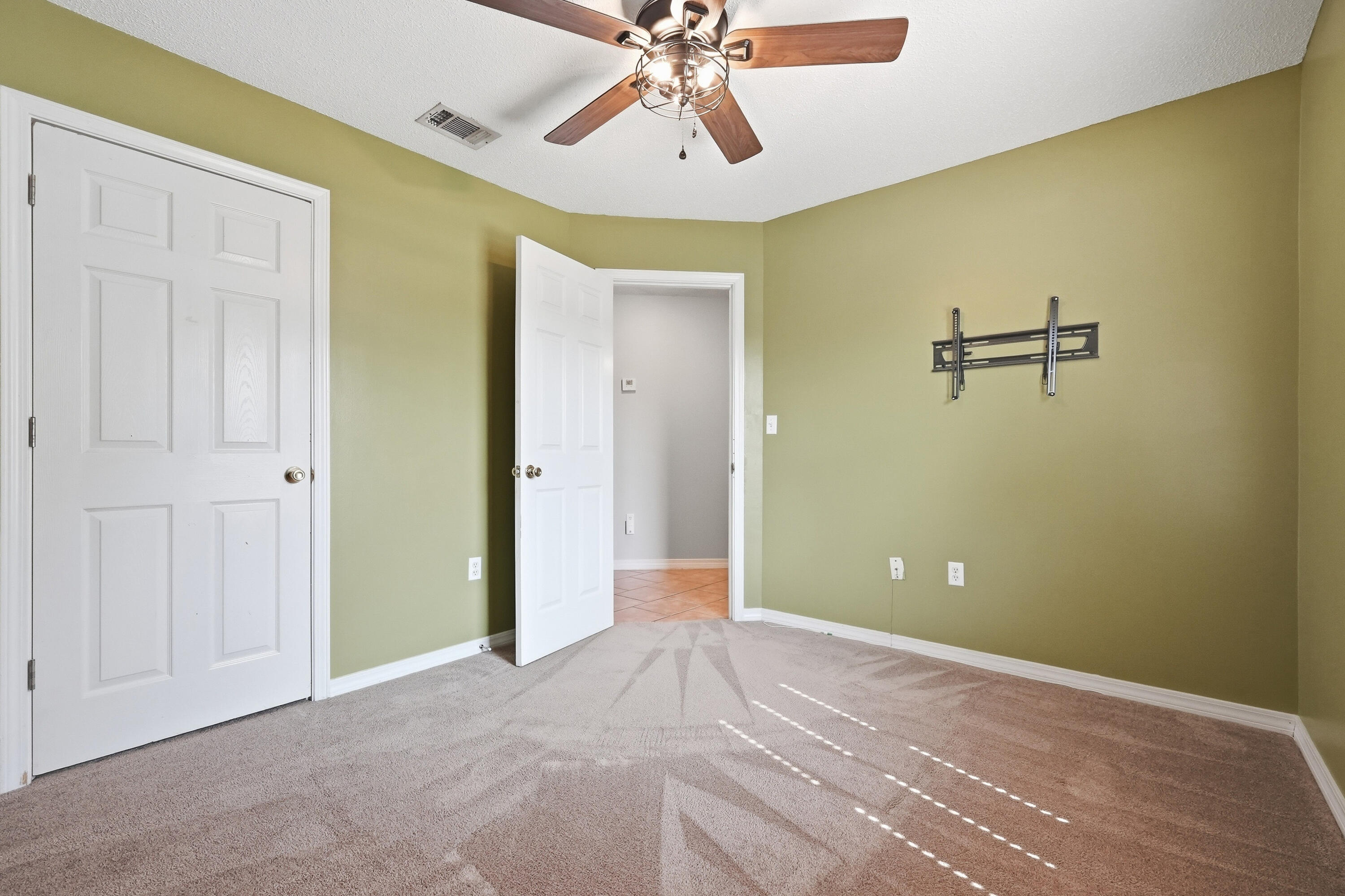 COUNTRYVIEW ESTATES 4TH ADDN PH 6 - Residential Lease