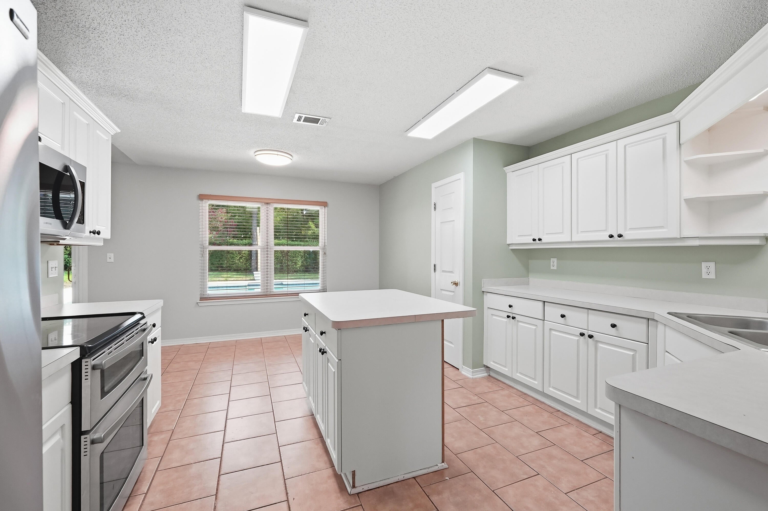 COUNTRYVIEW ESTATES 4TH ADDN PH 6 - Residential Lease