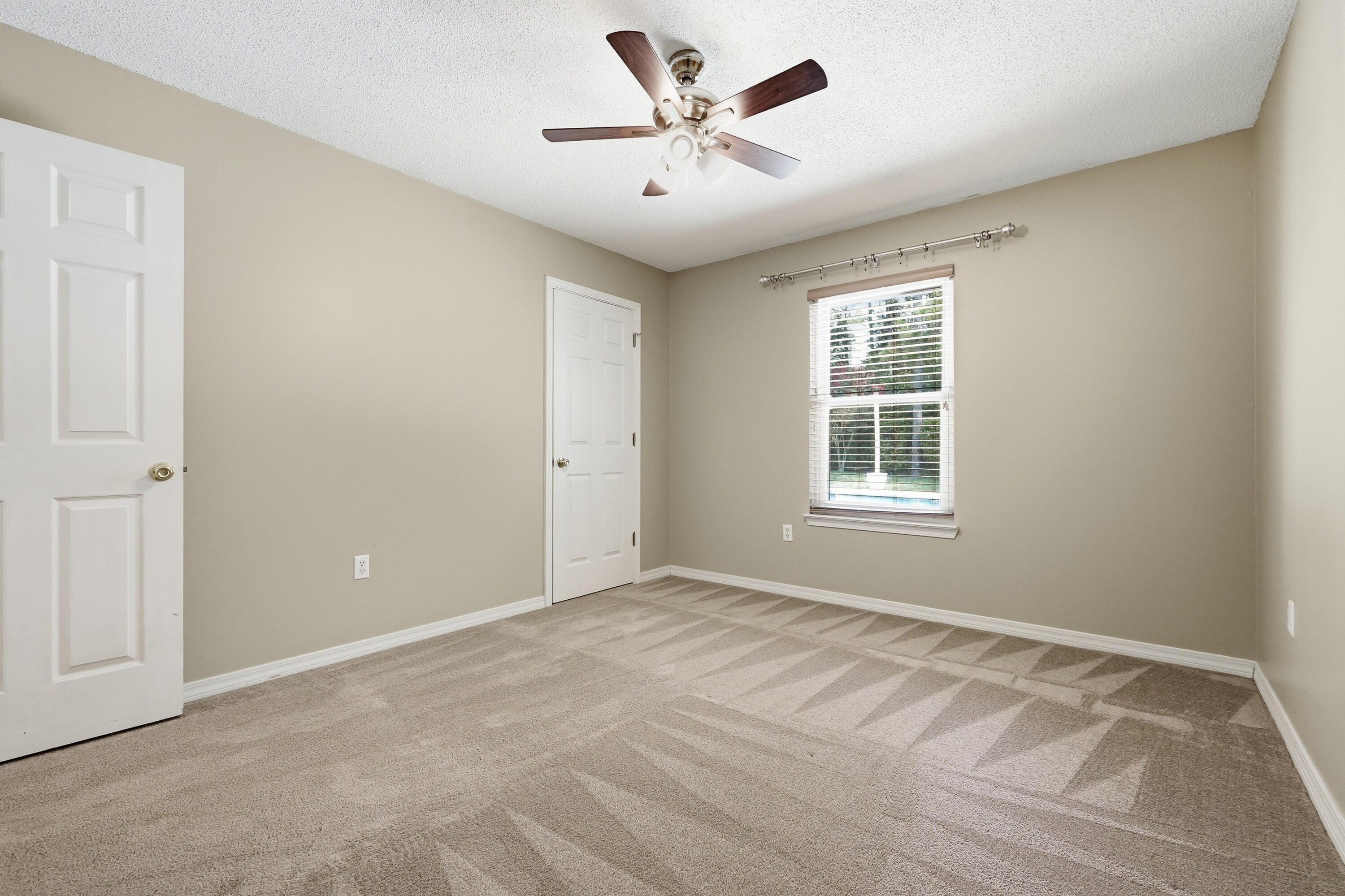 COUNTRYVIEW ESTATES 4TH ADDN PH 6 - Residential Lease