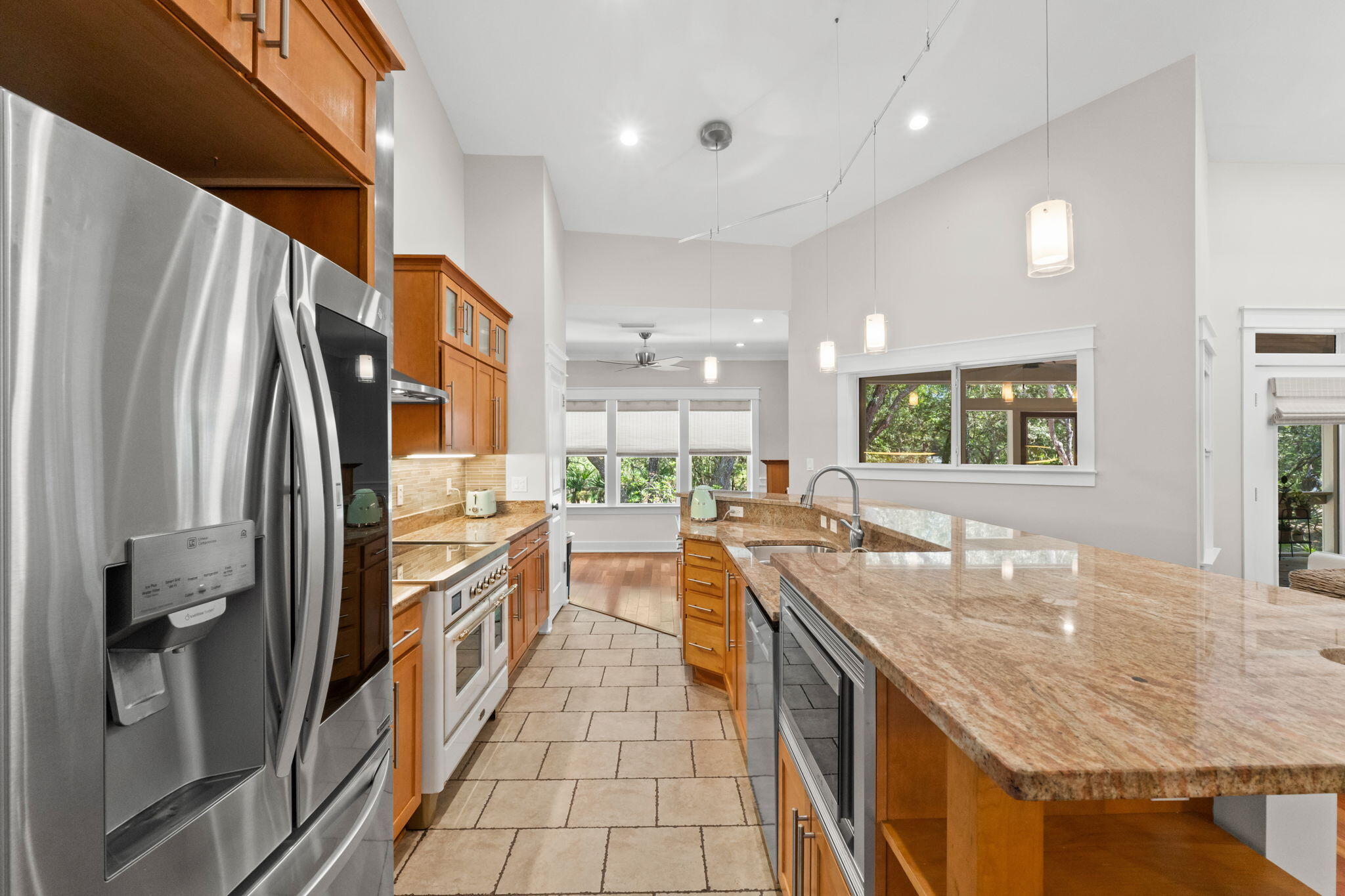 BAY MAGNOLIA - Residential