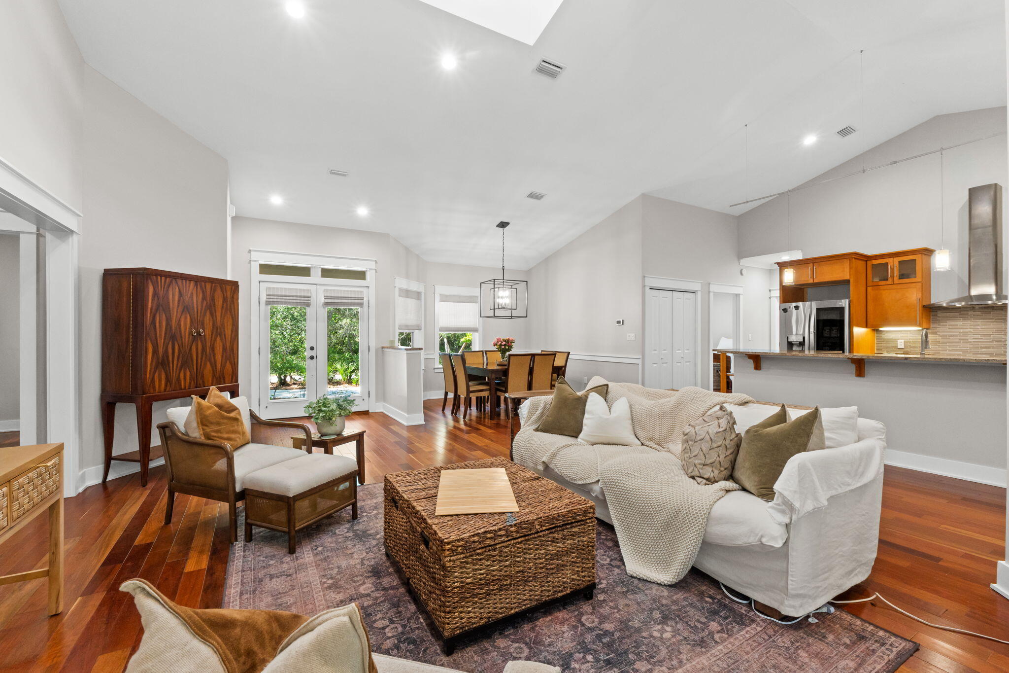 BAY MAGNOLIA - Residential
