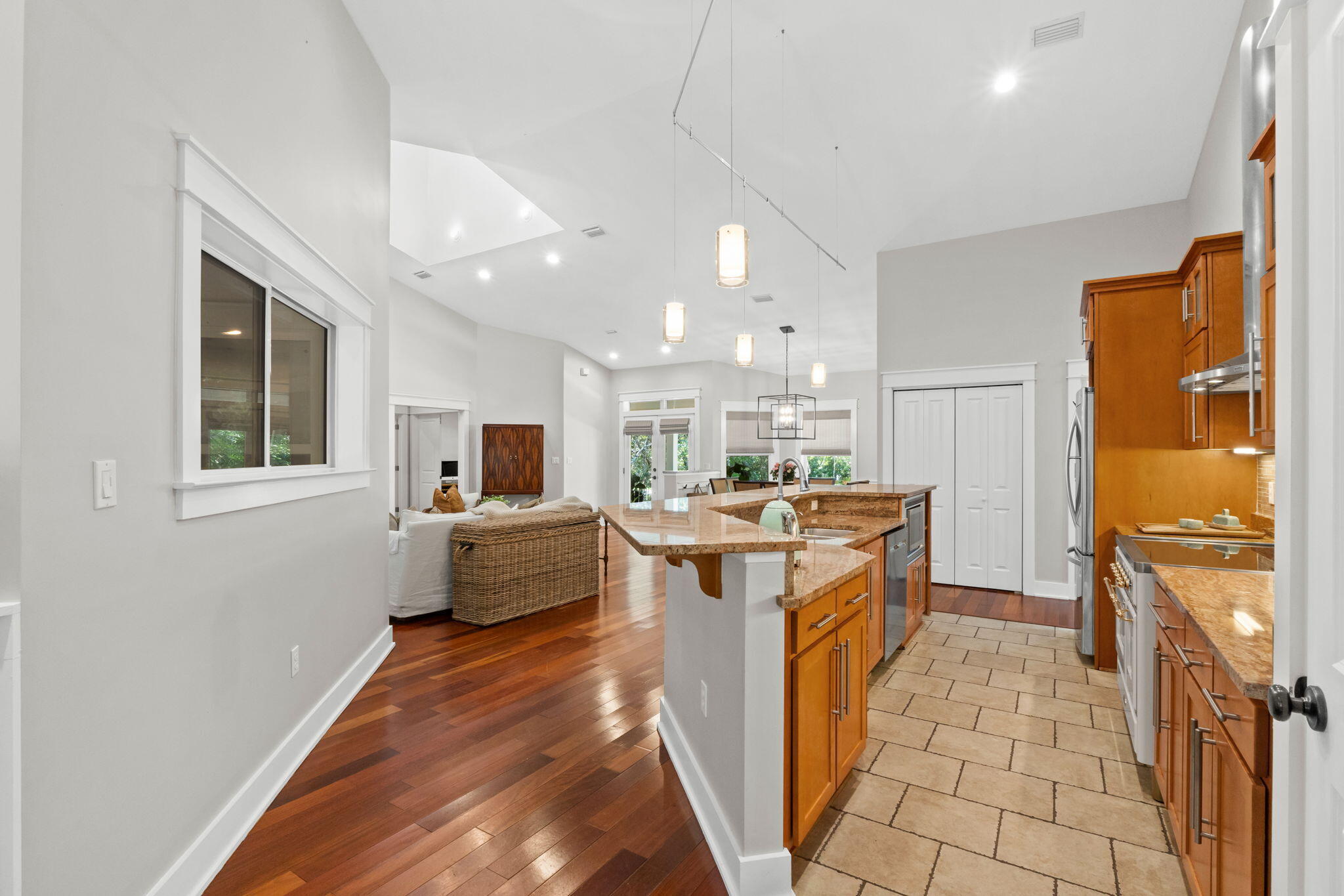 BAY MAGNOLIA - Residential